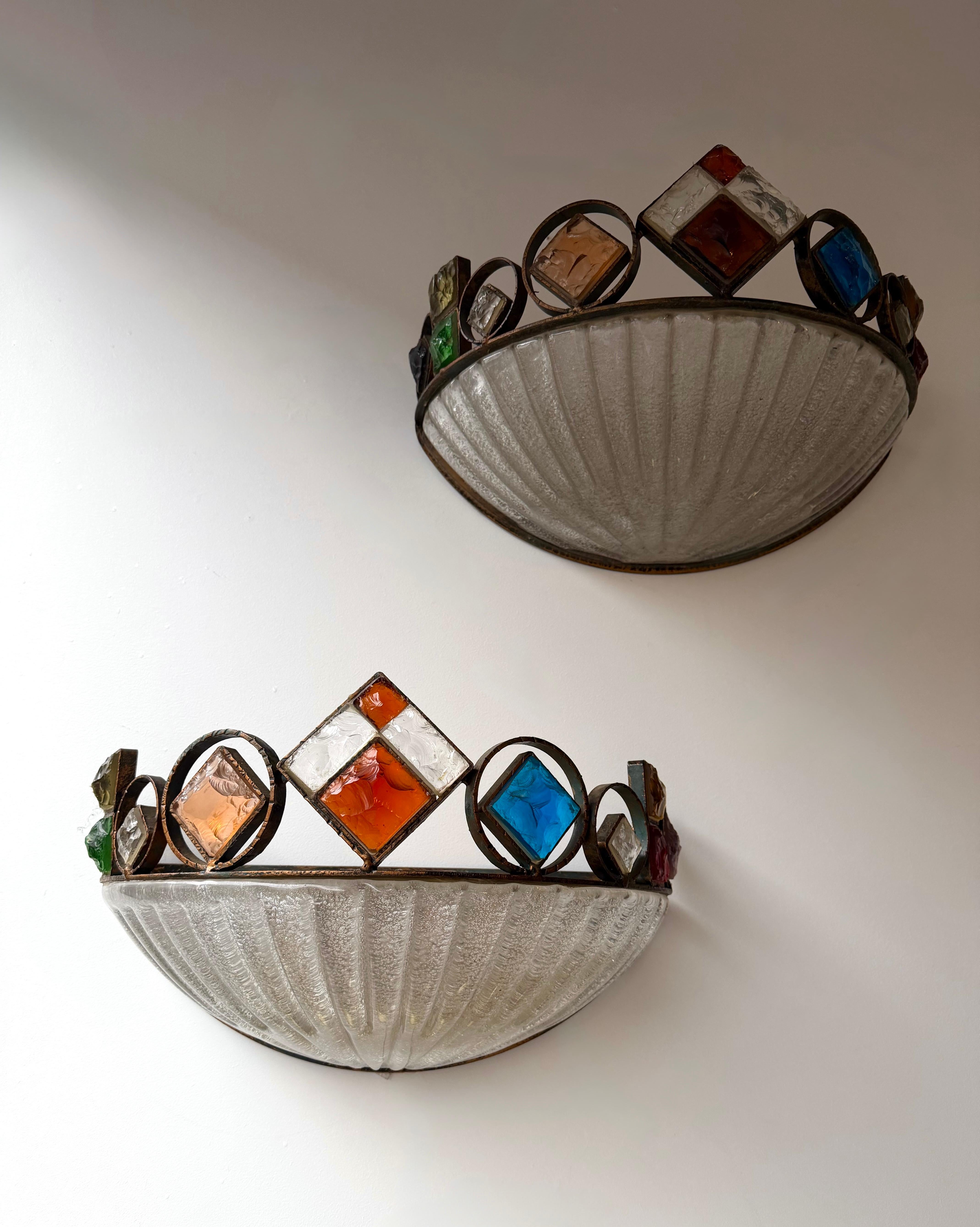 Brutalisme Applique en verre martelé et fer forgé en verre de Murano par Longobard, Italie, années 1970 en vente