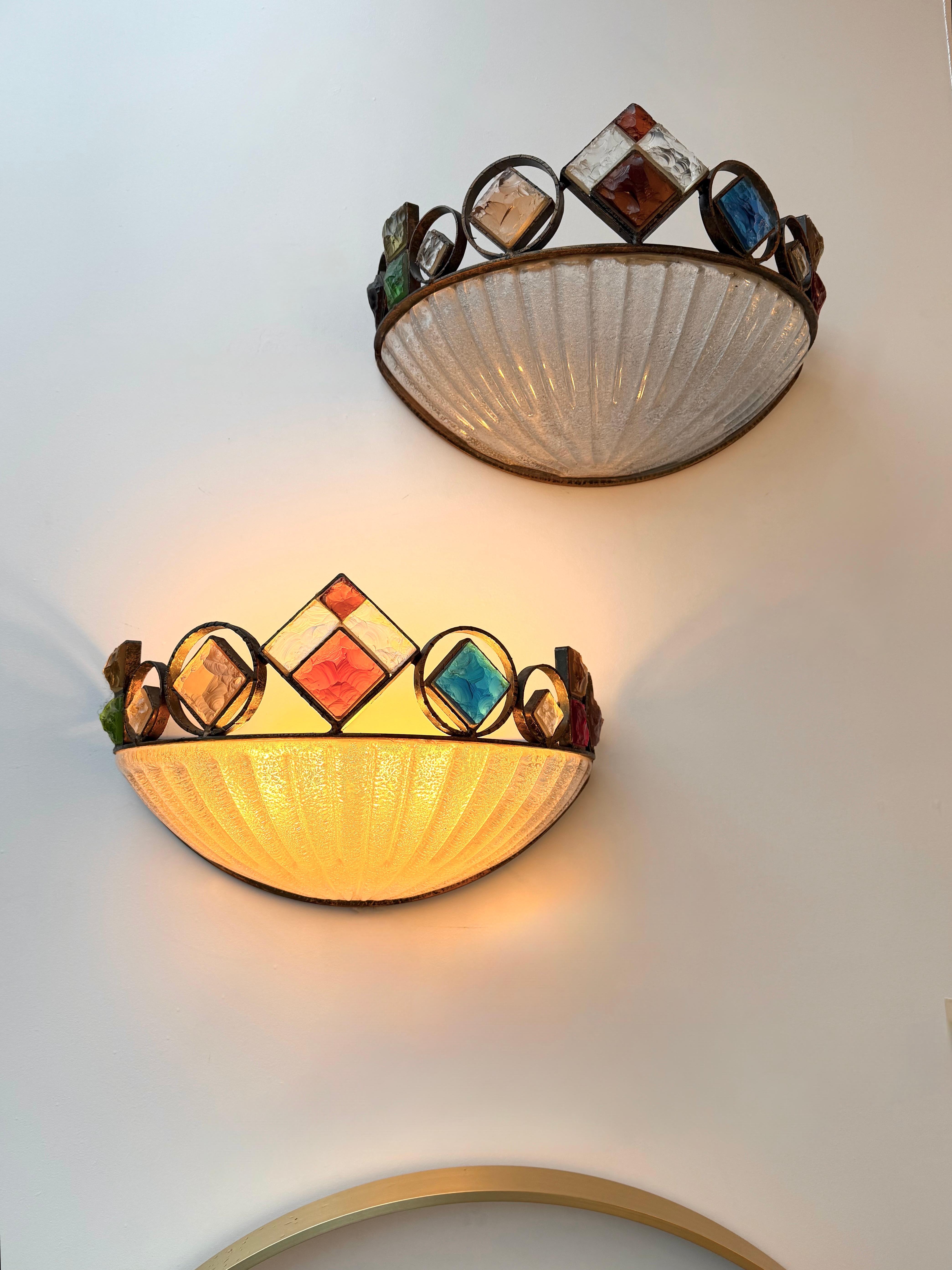 italien Applique en verre martelé et fer forg�é en verre de Murano par Longobard, Italie, années 1970 en vente