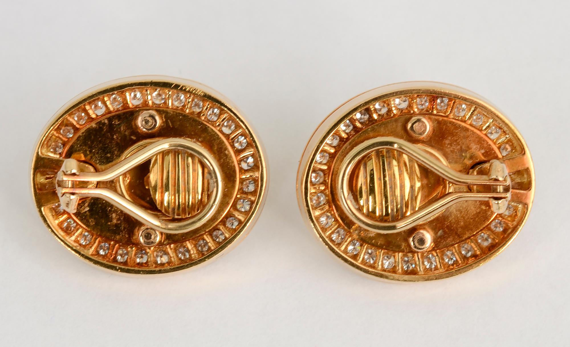 Hammered Gold and Diamond Ear Clips In Excellent Condition For Sale In Darnestown, MD