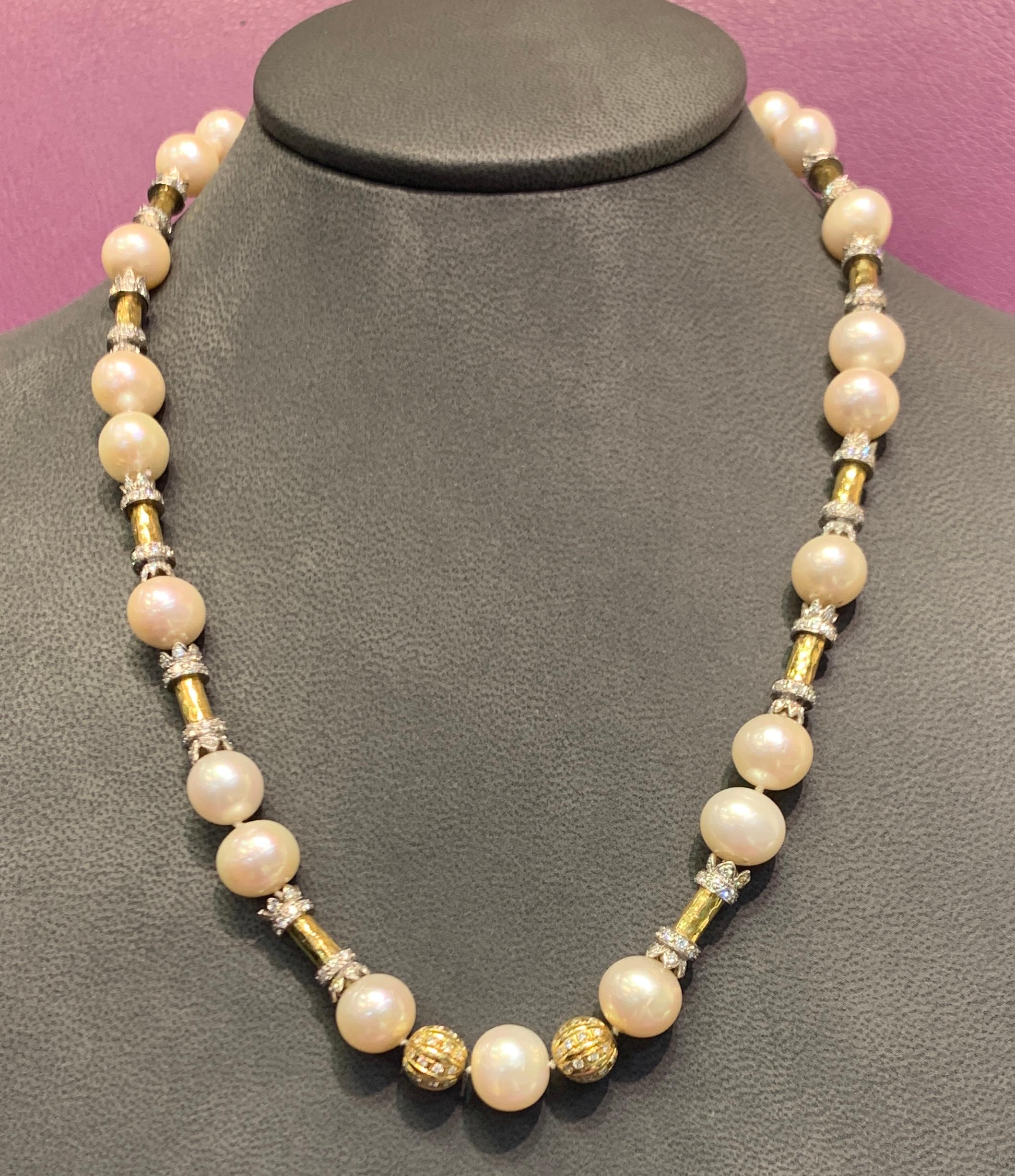 Hammered Gold and Diamond Pearl Necklace In Excellent Condition In New York, NY