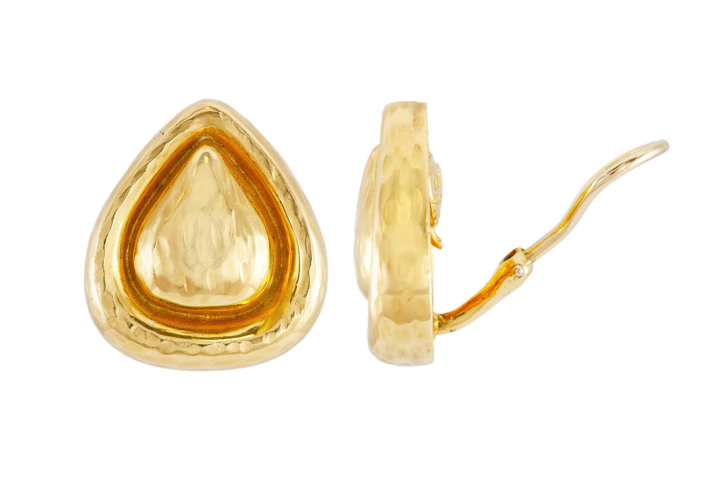 Hammered Gold Diamond Clip-On Earrings In Excellent Condition In New York, NY