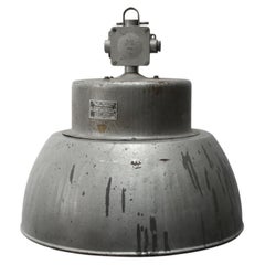 Lampe pendante industrielle en métal gris martelé