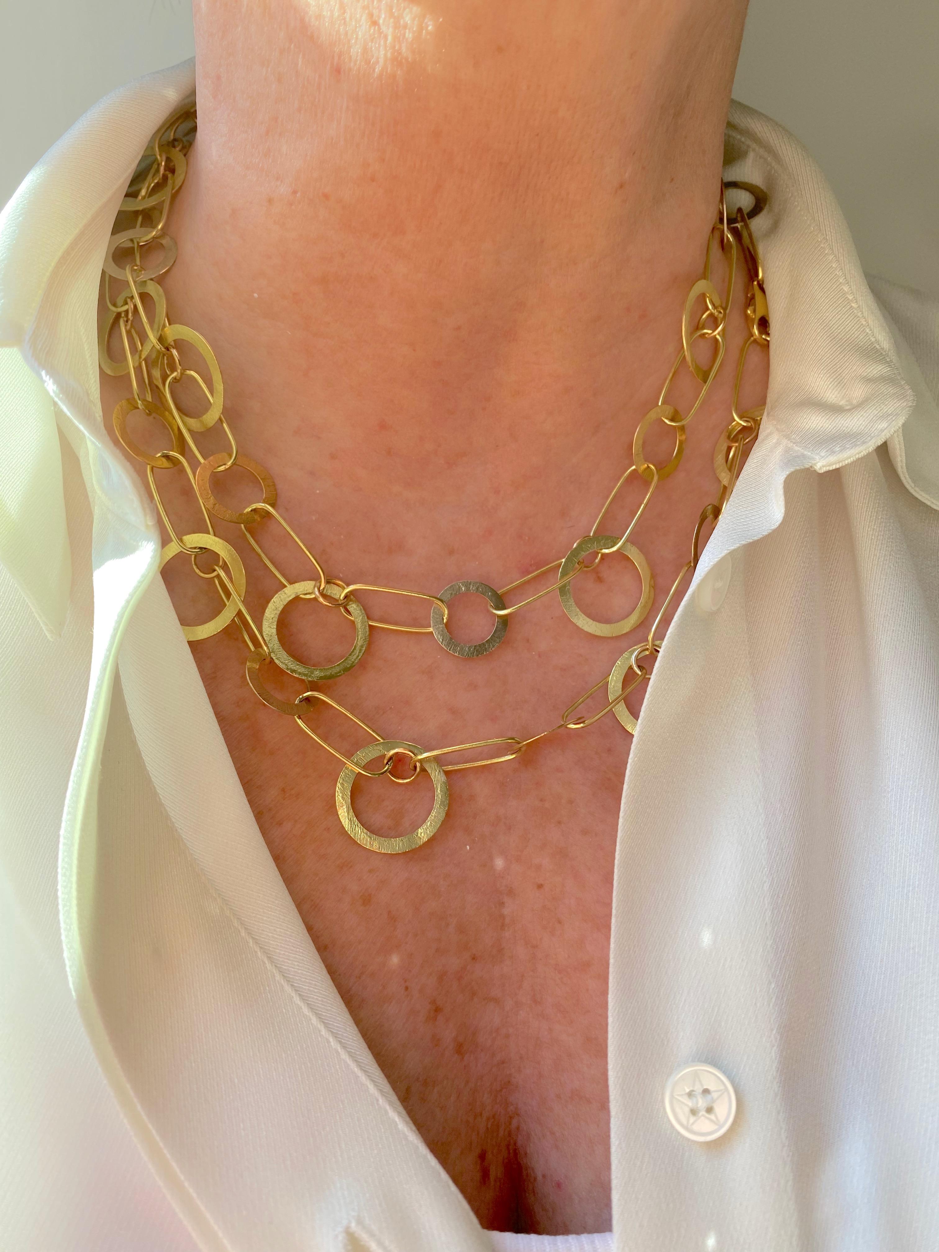 Artisan Hammered Handcrafted 18K Yellow Gold Link Chain Necklace Made in Italy For Sale