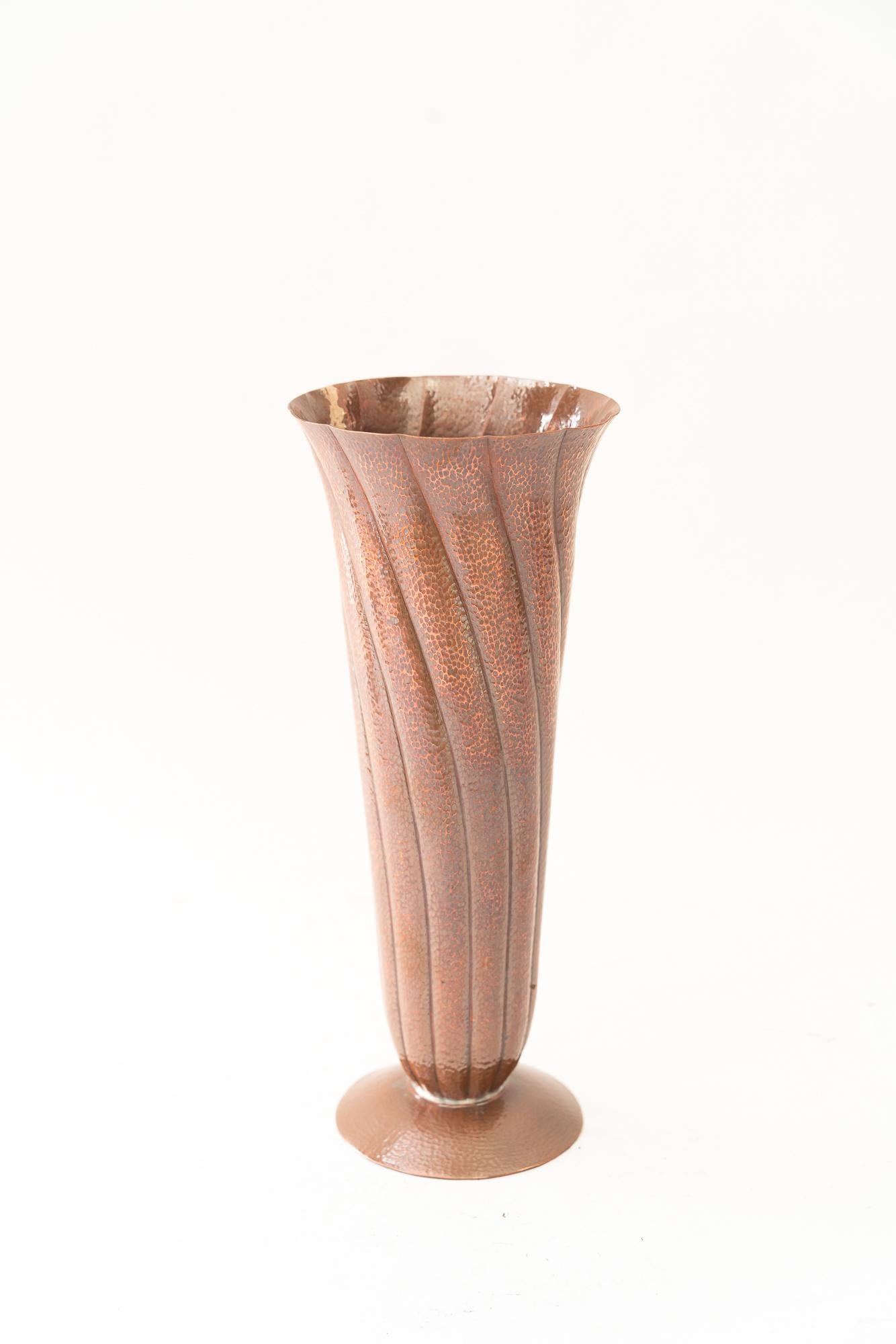 Art Deco Vases and Vessels - 3,369 For Sale at 1stDibs | art deco