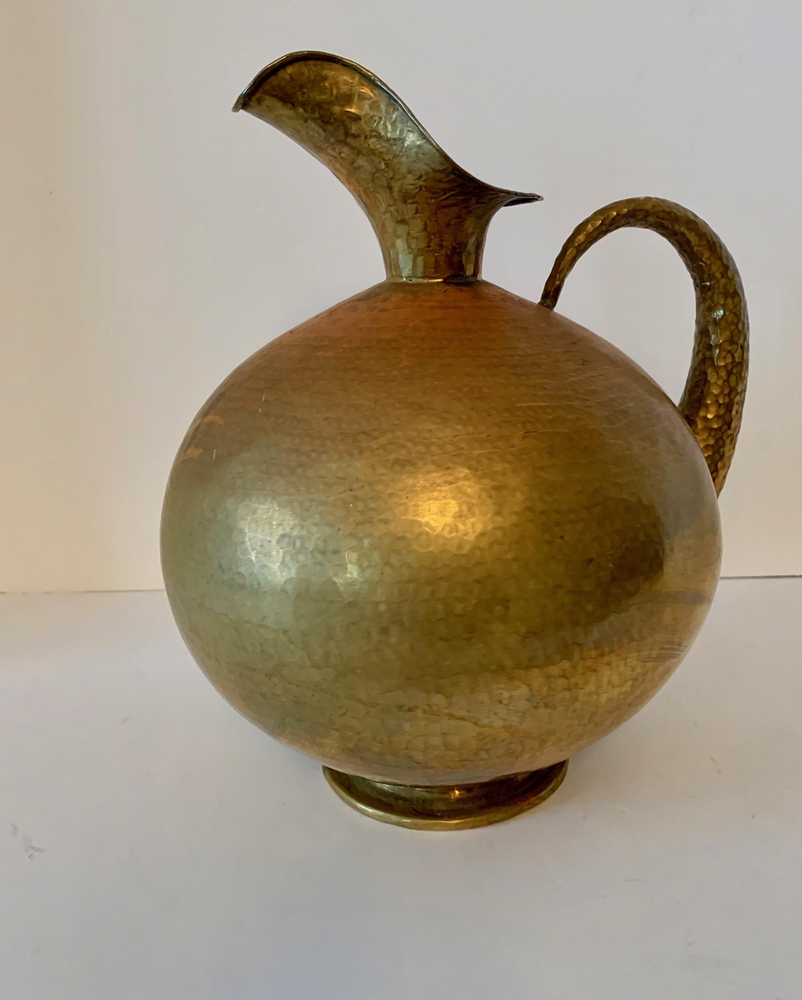 Hammered Italian brass urn pitcher signed Egidio Casagrande - Pitcher perfect, Architecturally stunning as a stand alone art piece, or an elegant addition to any setting, from picnics, dinner parties to watering plants! A special and important piece.