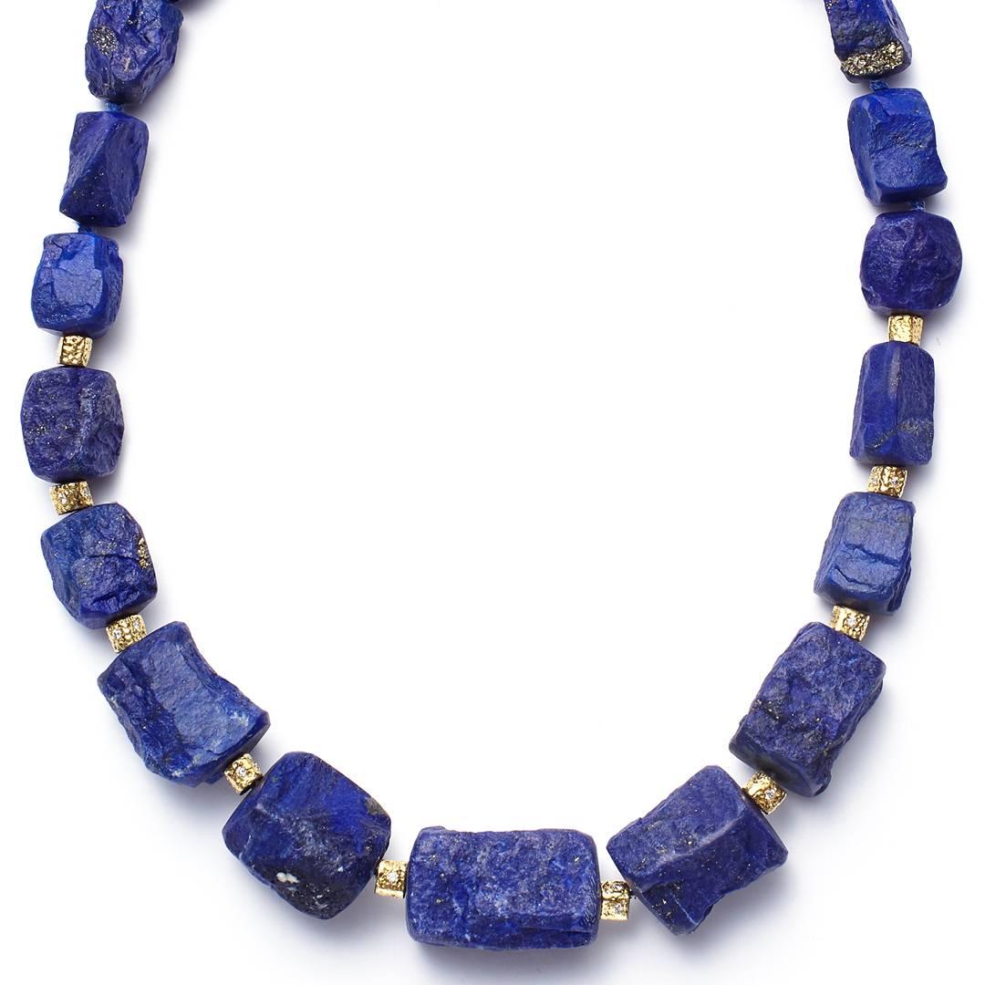 Women's Hammered Lapis Lazuli Necklace For Sale