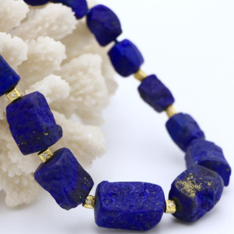 Contemporary Hammered Lapis Lazuli Necklace For Sale