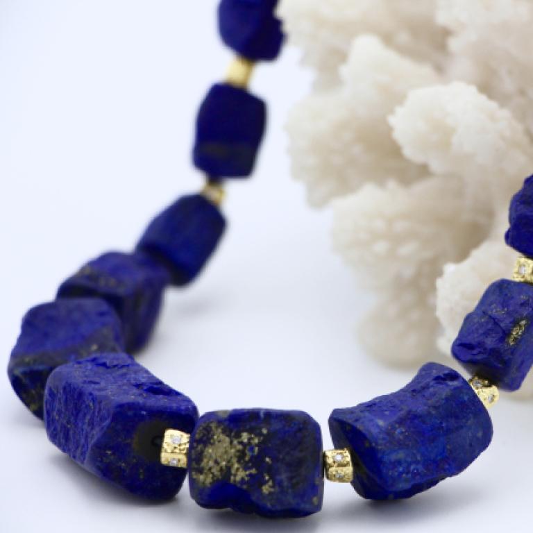 Uncut Hammered Lapis Lazuli Necklace For Sale