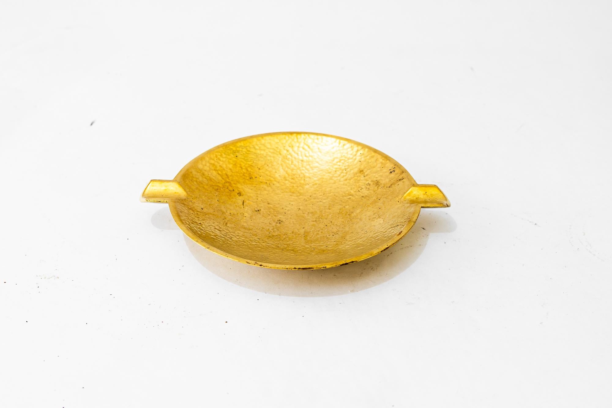 Mid-Century Modern Ashray masive martelée vers les années 1950 en vente