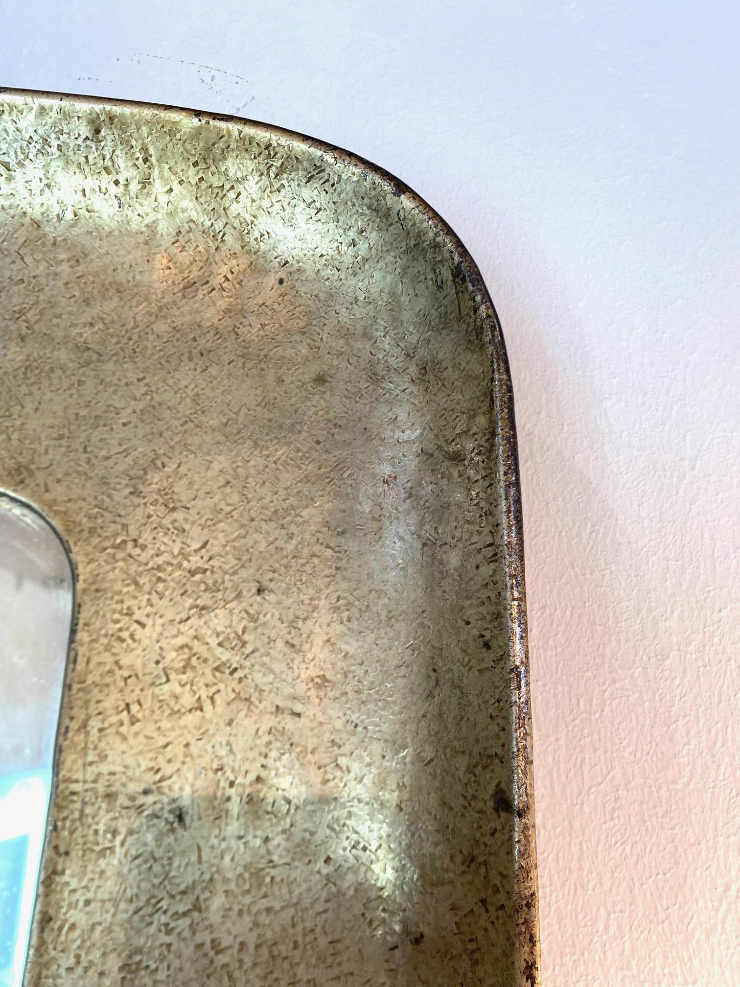 Espejo de cobre niquelado martillado de Angelo Bragalini mediados del siglo XX en venta