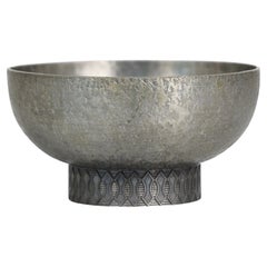 Schale aus gehämmertem Zinn von Ernst Svedbom, 1970er Jahre, Schweden