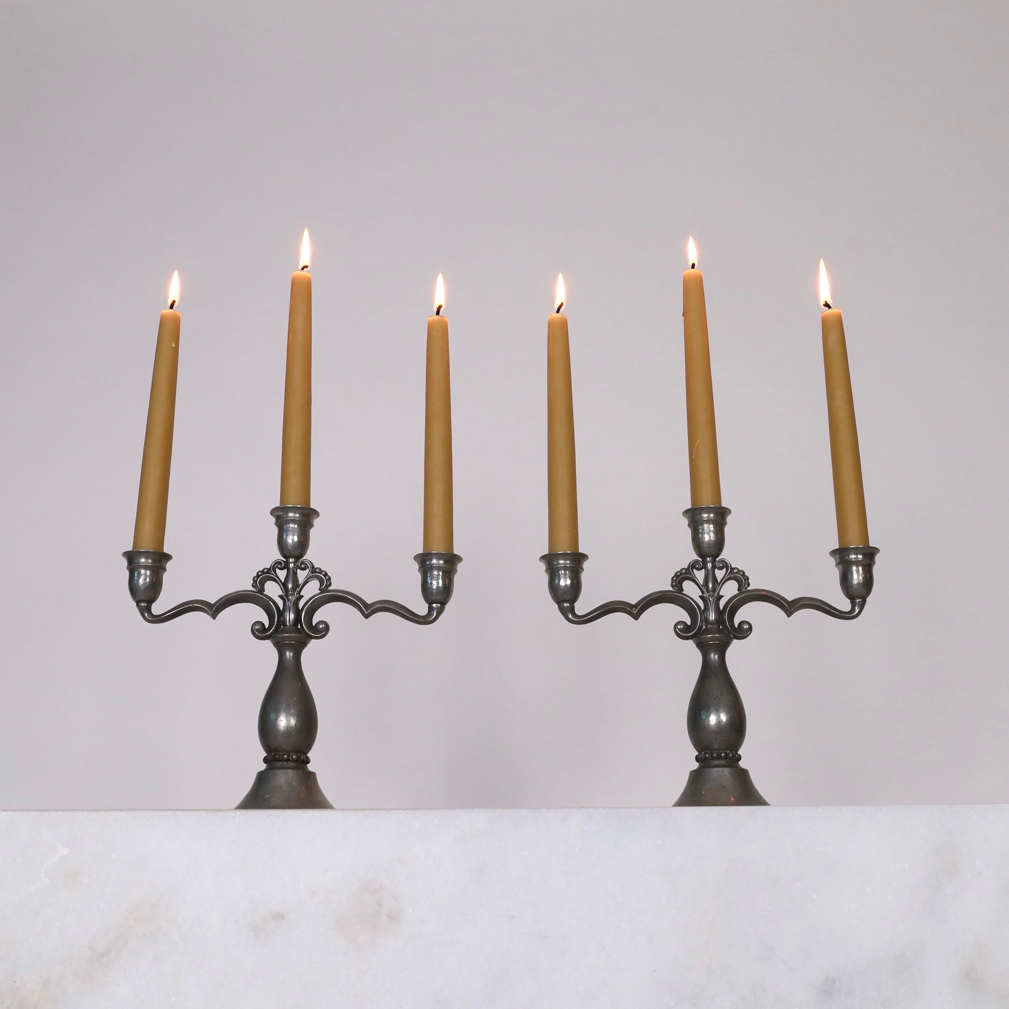 Danese Candelabri in peltro martellato di Just Andersen, anni '20, Danimarca in vendita