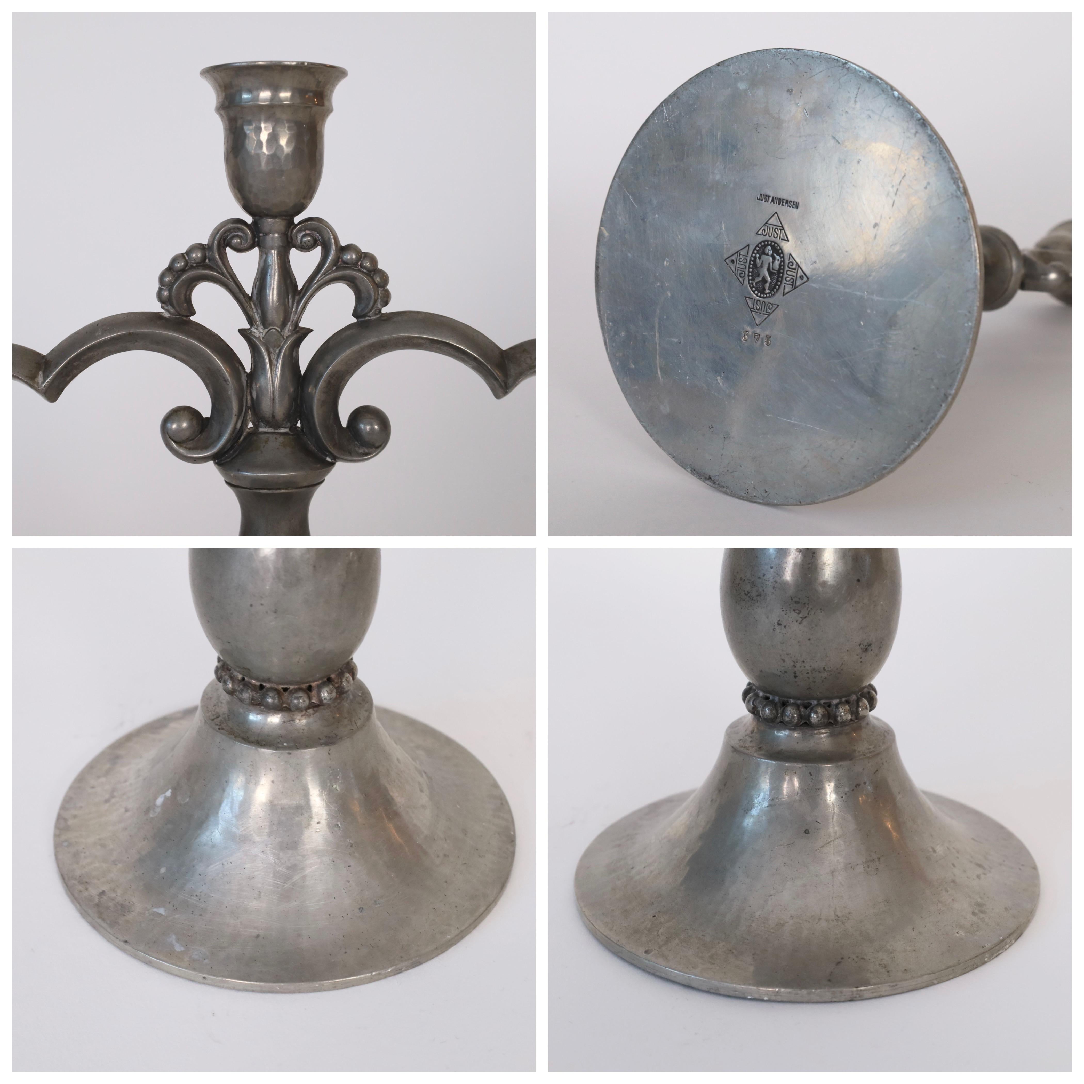 Inizio XX secolo Candelabri in peltro martellato di Just Andersen, anni '20, Danimarca in vendita