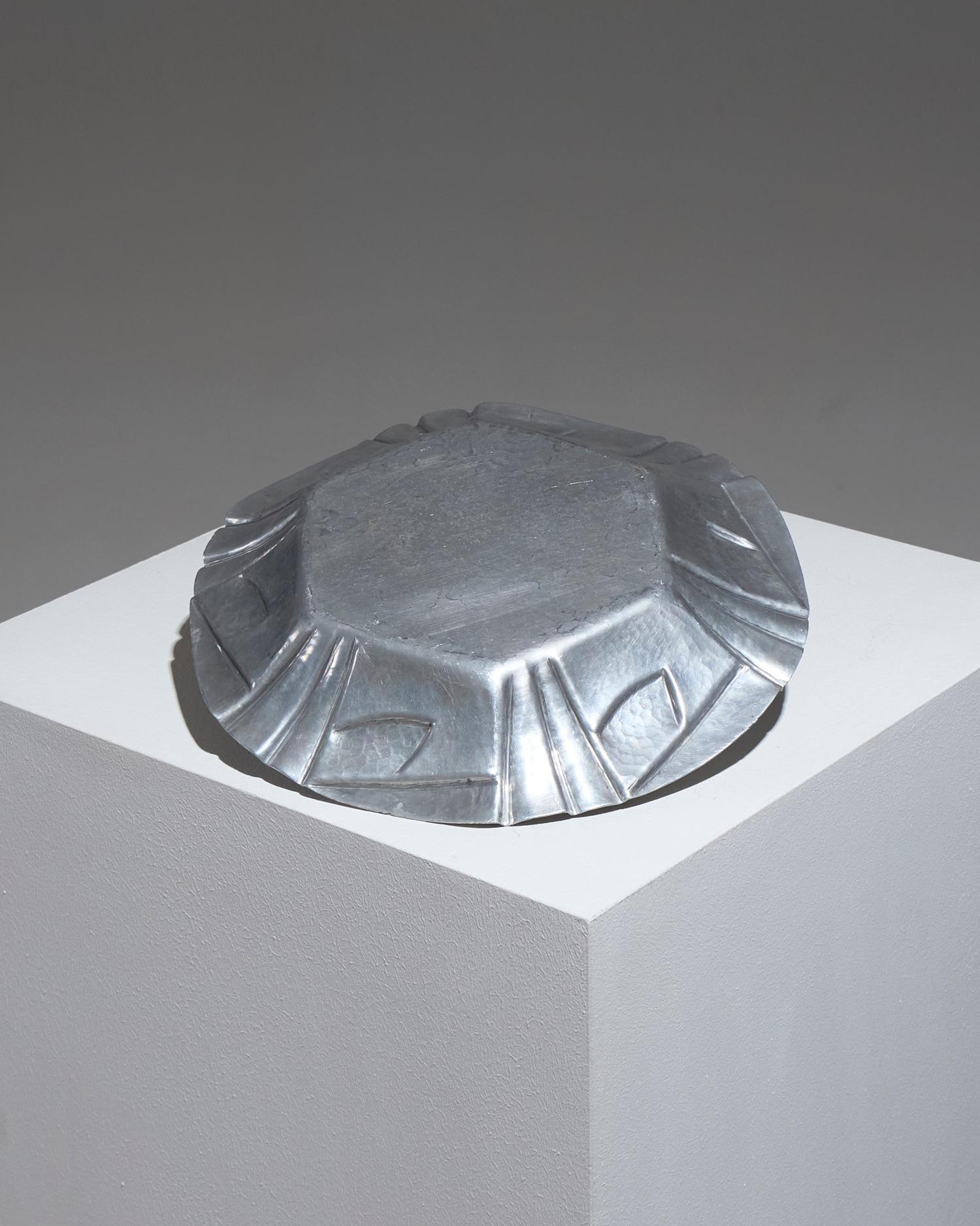 Art Deco Hammered Pewter Dish, Louis Houzeaux, 1930s For Sale