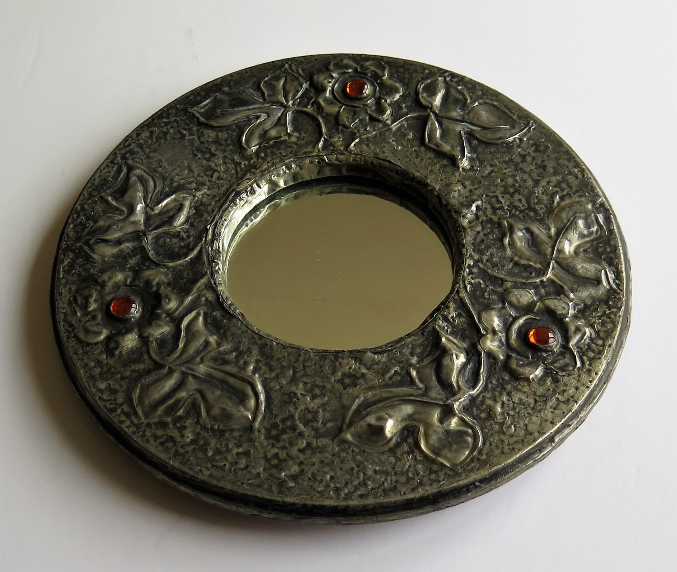 Pewter round Wall Mirror Arts and Crafts with Amber Cabochons, circa 1900 4