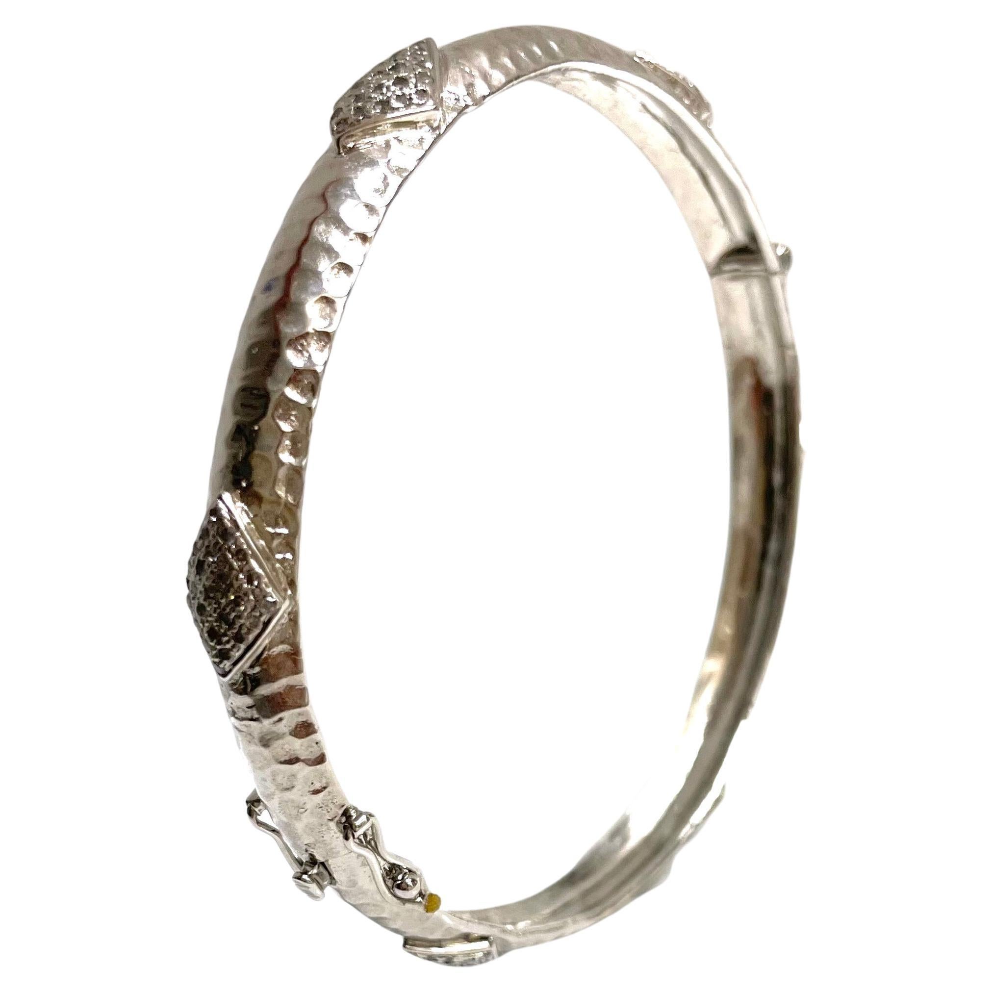 Hammered Rhodium-Plated Silver Bangle with Diamonds Paradizia Bracelet For Sale 5