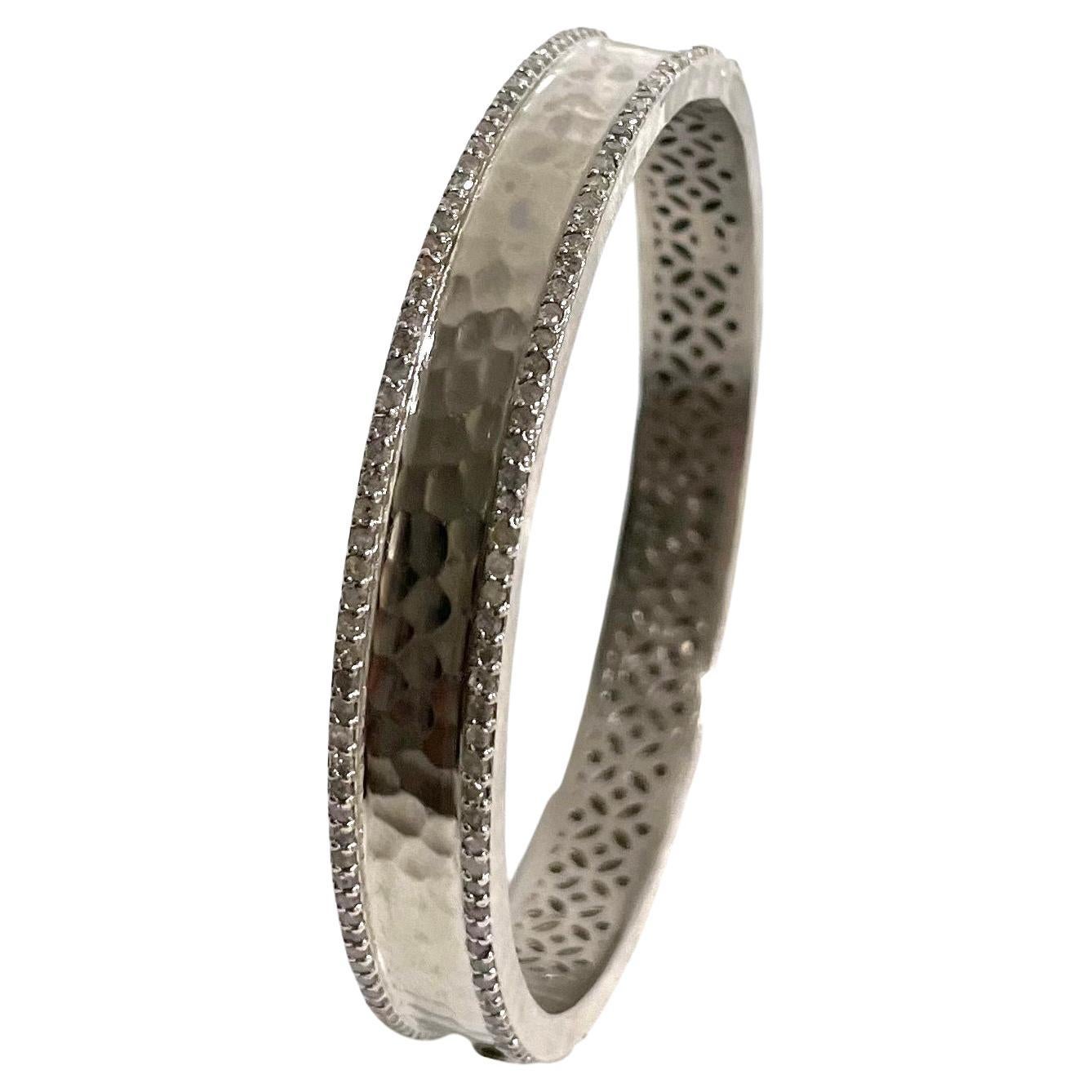  Hammered Rhodium-Plated Silver Bangle with Diamonds Paradizia Bracelet For Sale