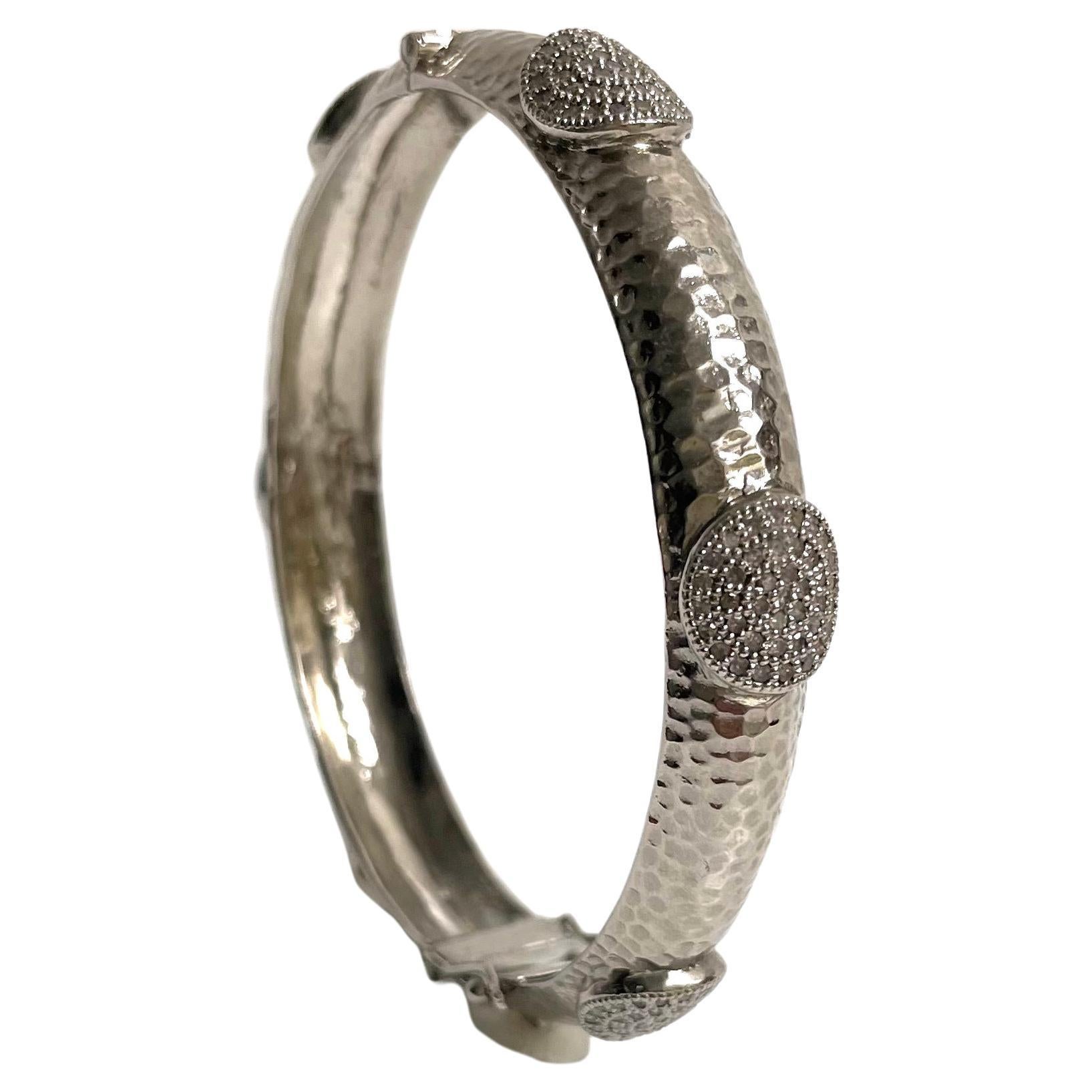  Hammered Rhodium-Plated Silver Bangle with Diamonds Paradizia Bracelet For Sale 7