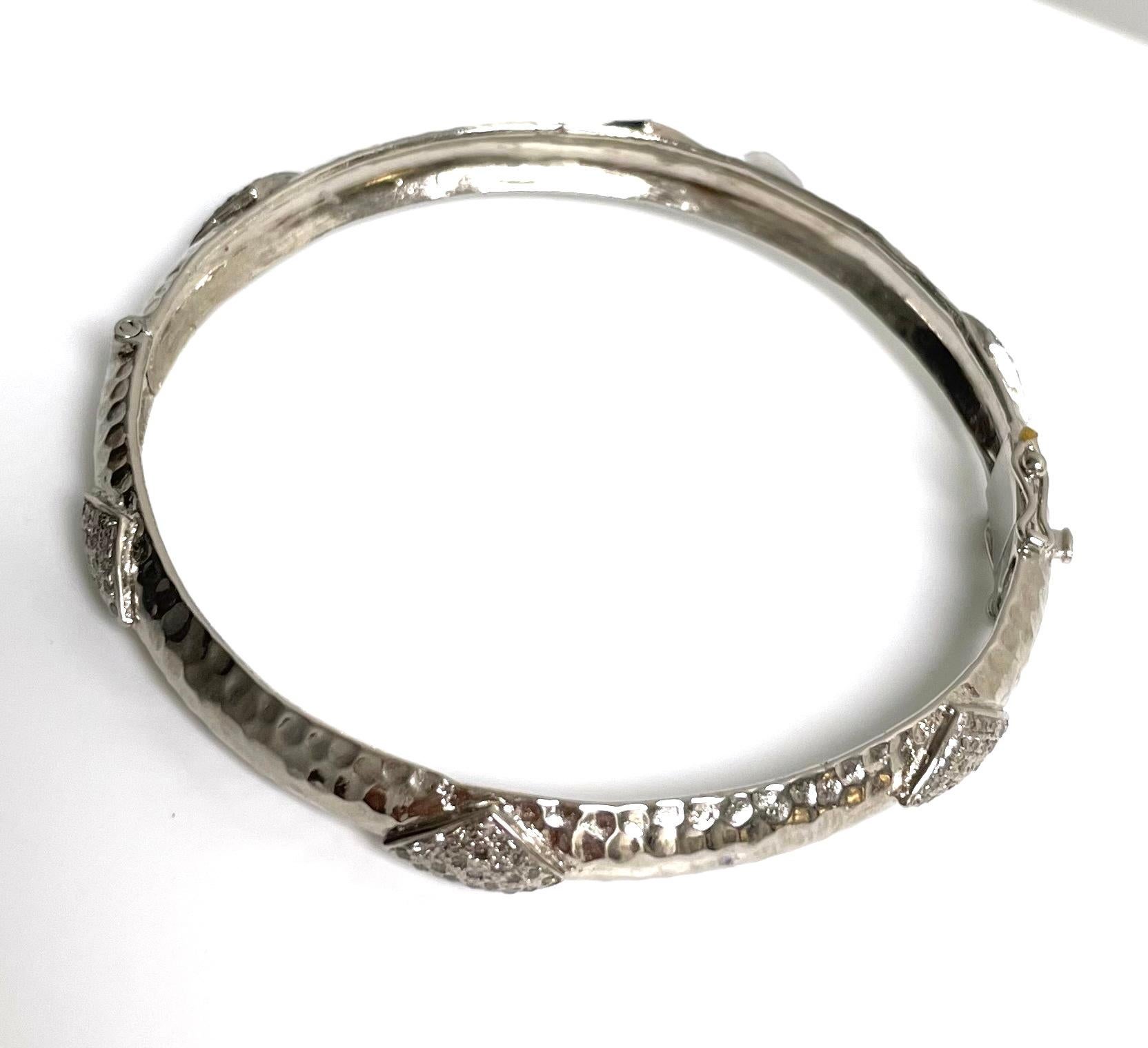  Hammered Rhodium-Plated Silver Bangle with Diamonds Paradizia Bracelet For Sale 8