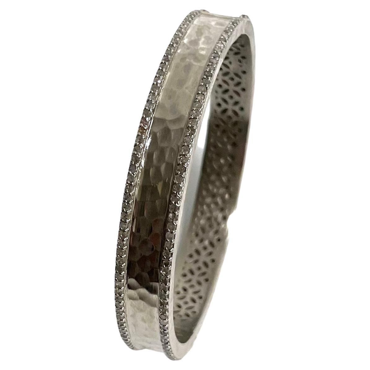  Hammered Rhodium-Plated Silver Bangle with Diamonds Paradizia Bracelet For Sale 1