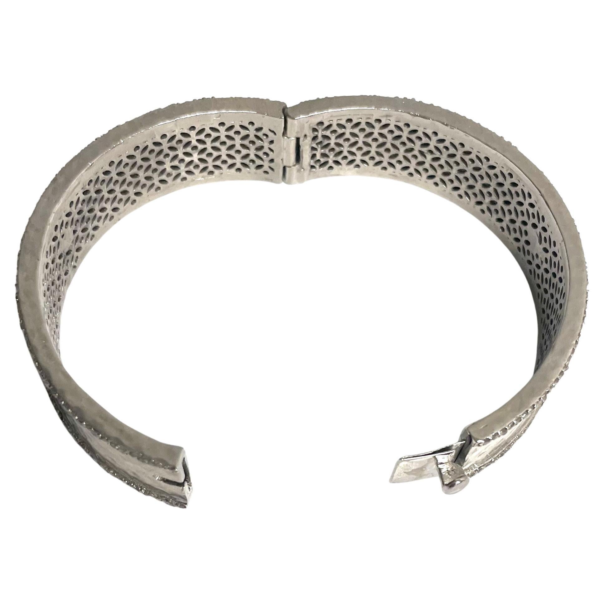 Contemporary Hammered Rhodium-Plated Silver Bangle with Diamonds Paradizia Bracelet For Sale