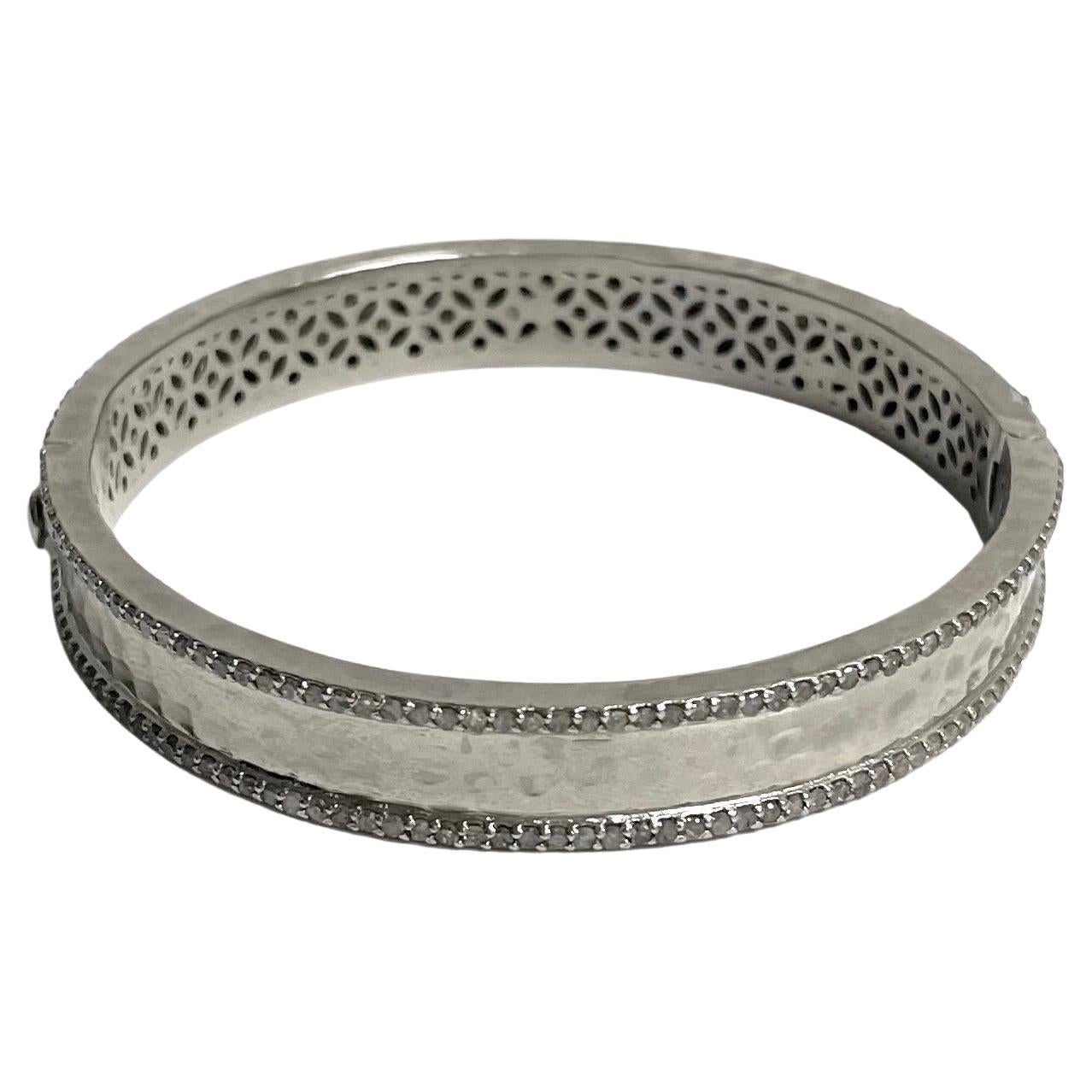  Hammered Rhodium-Plated Silver Bangle with Diamonds Paradizia Bracelet For Sale 7