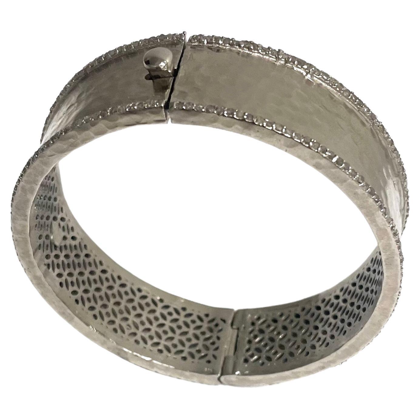 Hammered Rhodium-Plated Silver Bangle with Diamonds Paradizia Bracelet For Sale 6