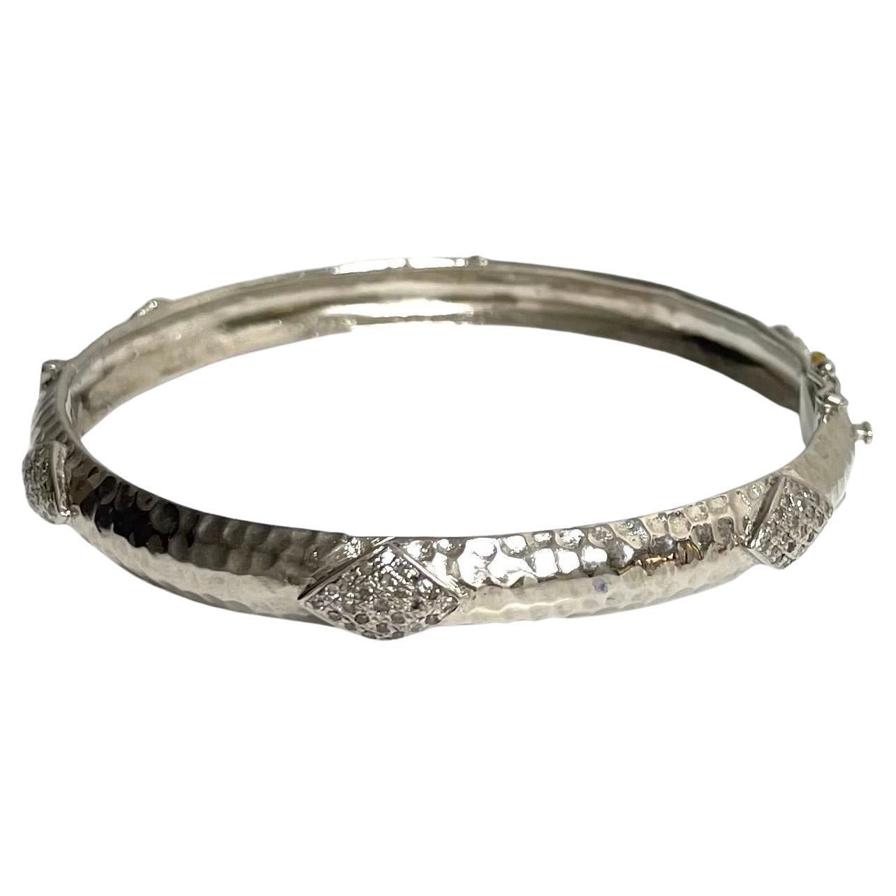  Hammered Rhodium-Plated Silver Bangle with Diamonds Paradizia Bracelet For Sale