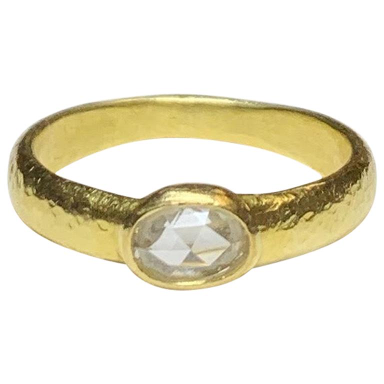 Hammered Ring with Oval Rose Cut Diamond in 18 Karat Gold, A2 by Arunashi For Sale