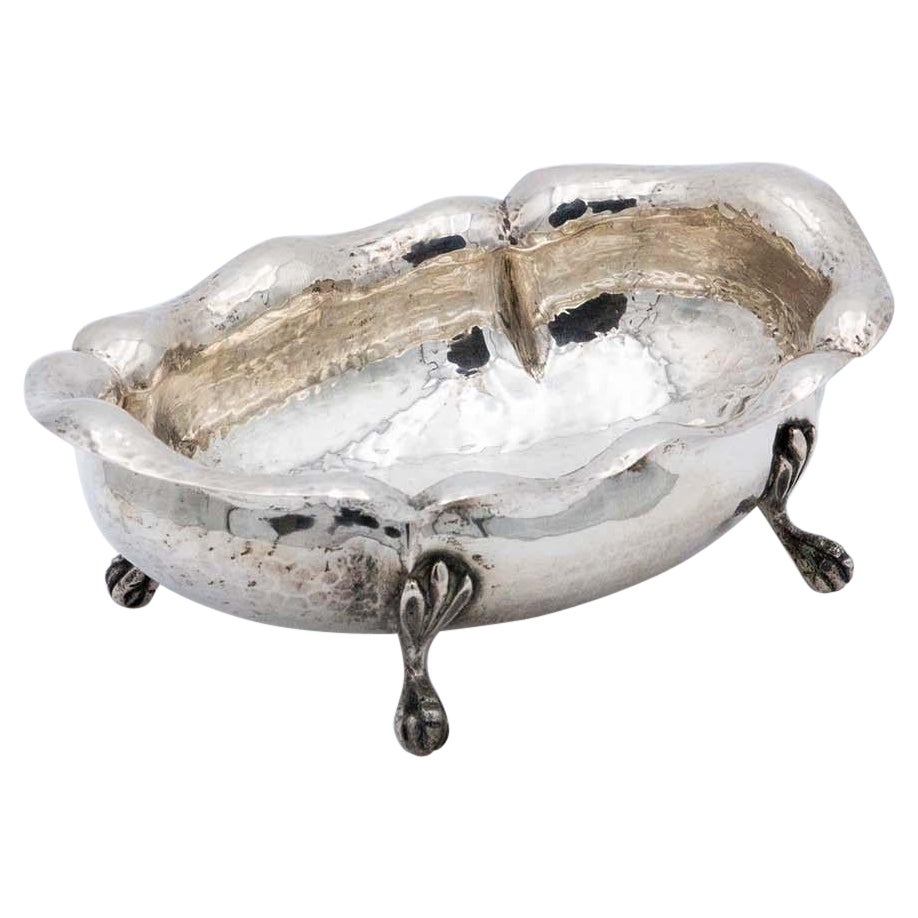 Hammered silver candy box with four raised support feet For Sale