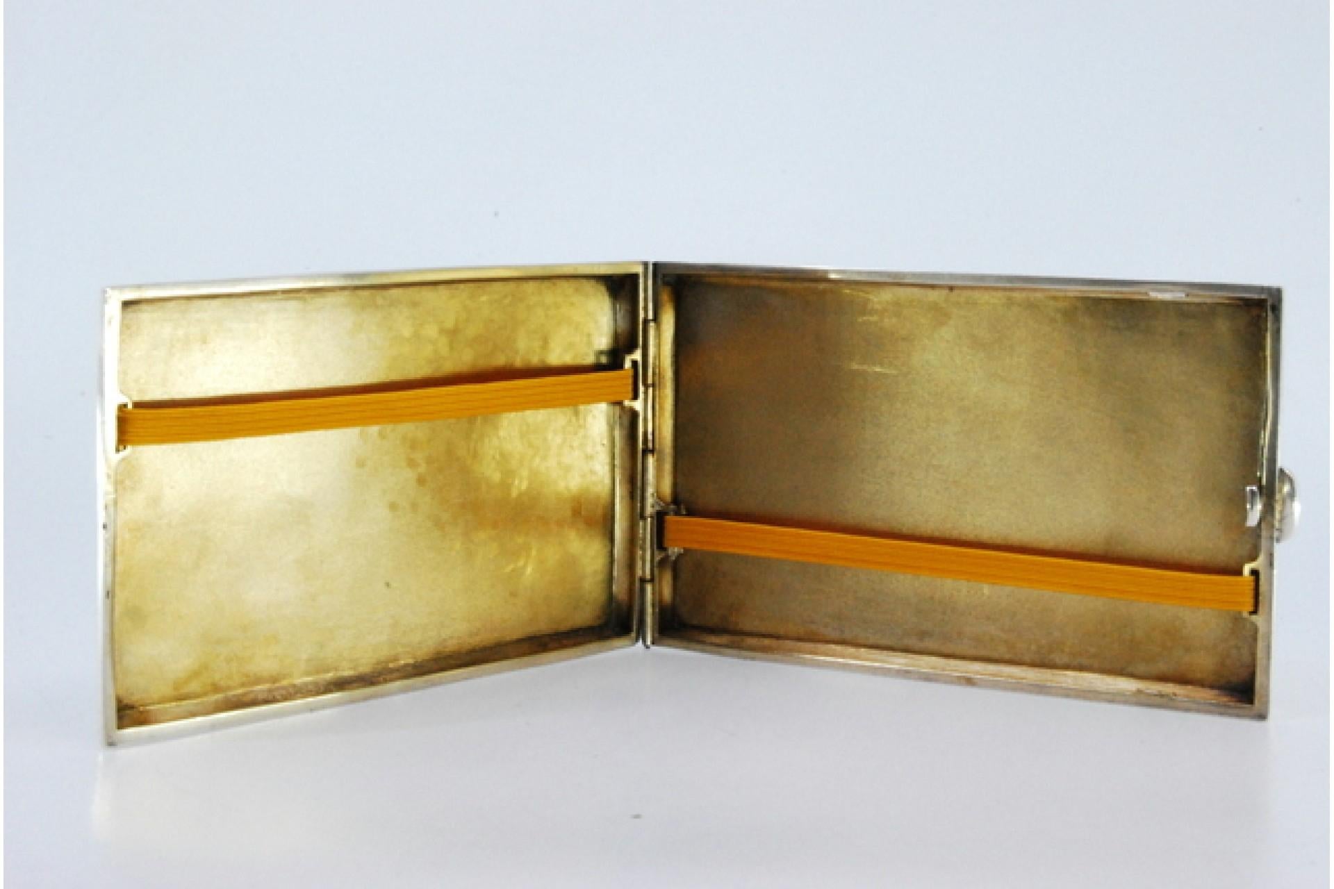 European Hammered silver case with gold interior, two holder straps, hinged lid For Sale