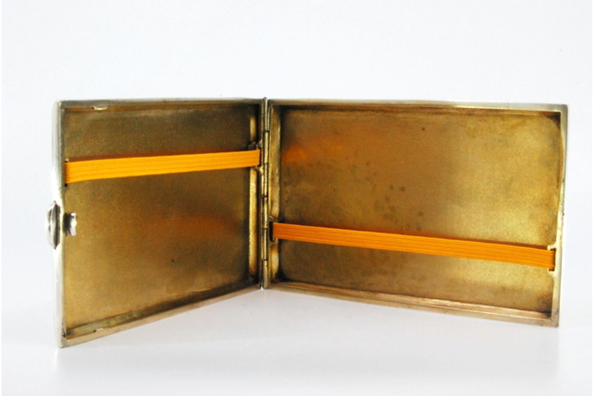 Silver Hammered silver case with gold interior, two holder straps, hinged lid For Sale