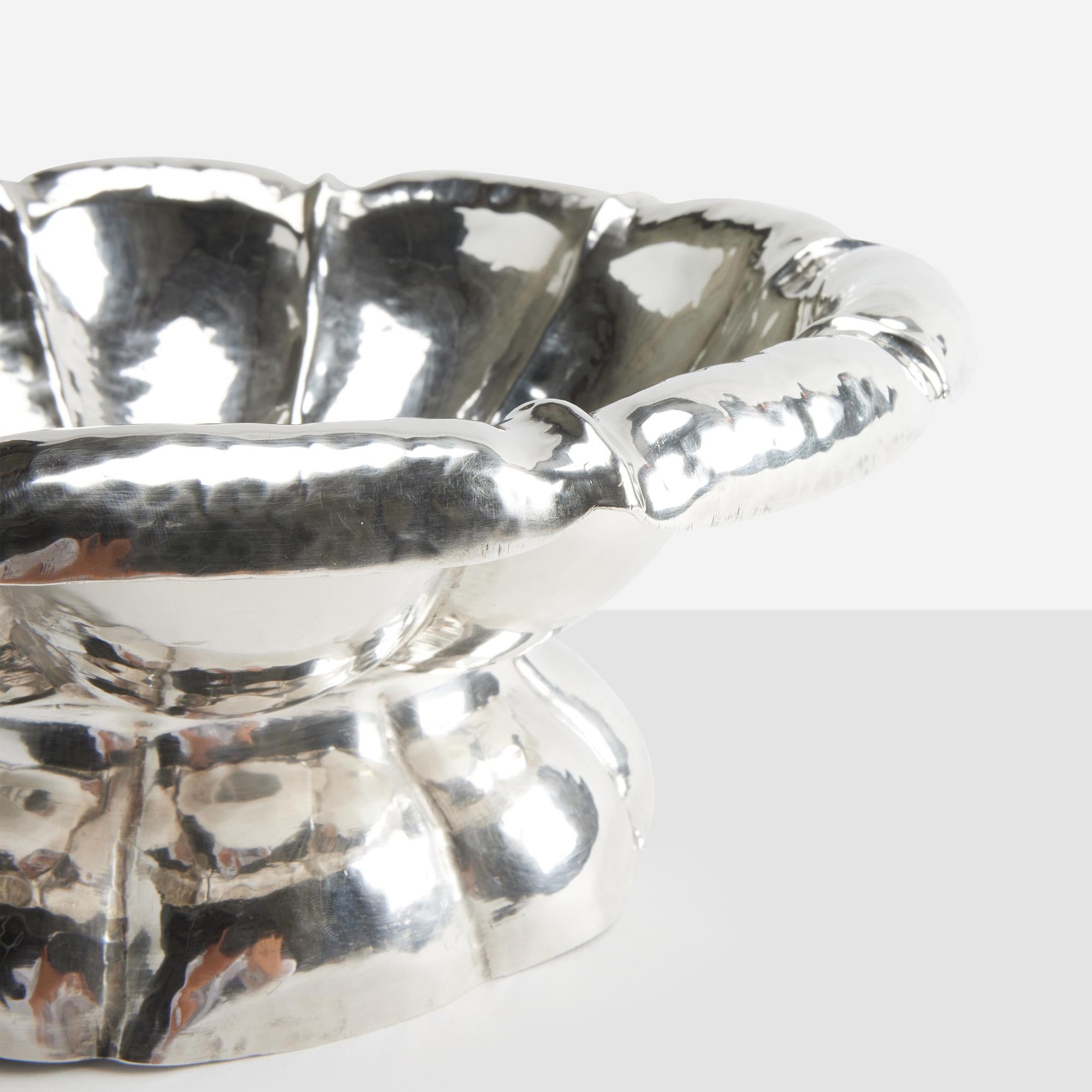 Tafelaufsatz aus gehämmertem Silber von Josef Hoffman im Angebot 3