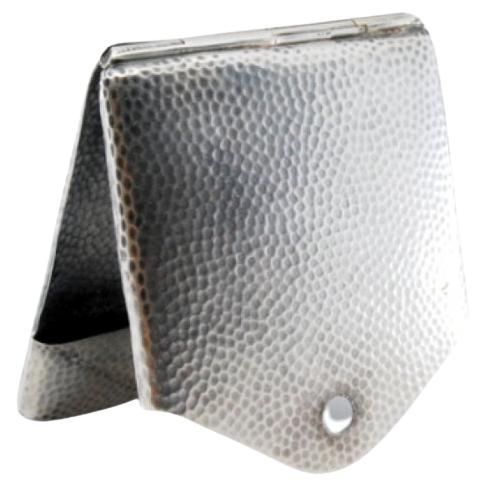 Gehämmerte silberne Streichholzschachtel in Form eines Briefumschlags mit Scharnierdeckel