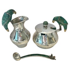 Crémier et sucrier perroquet en argent martelé et malachite de Los Castillo