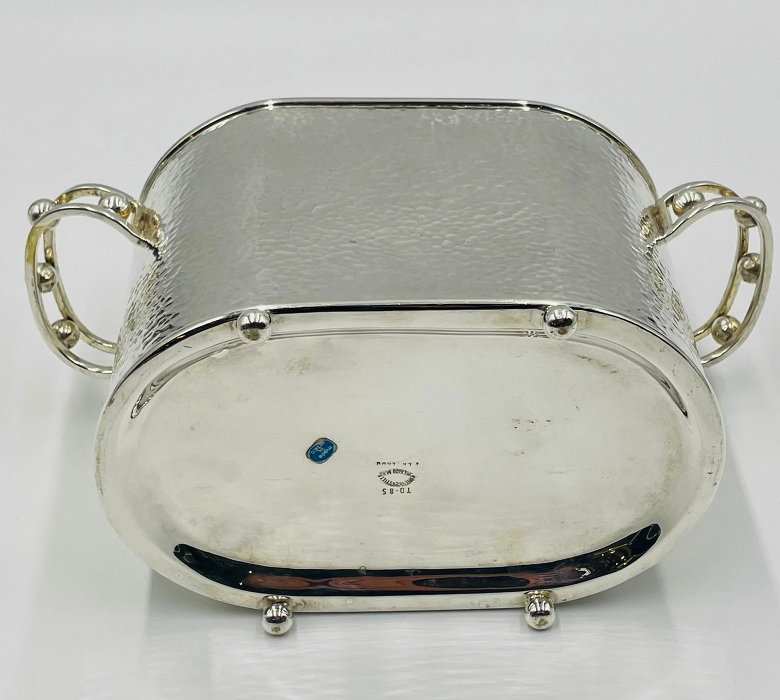 Placcato argento Secchiello per ghiaccio in argento martellato di Emilia Castillo, Modernismo messicano in vendita