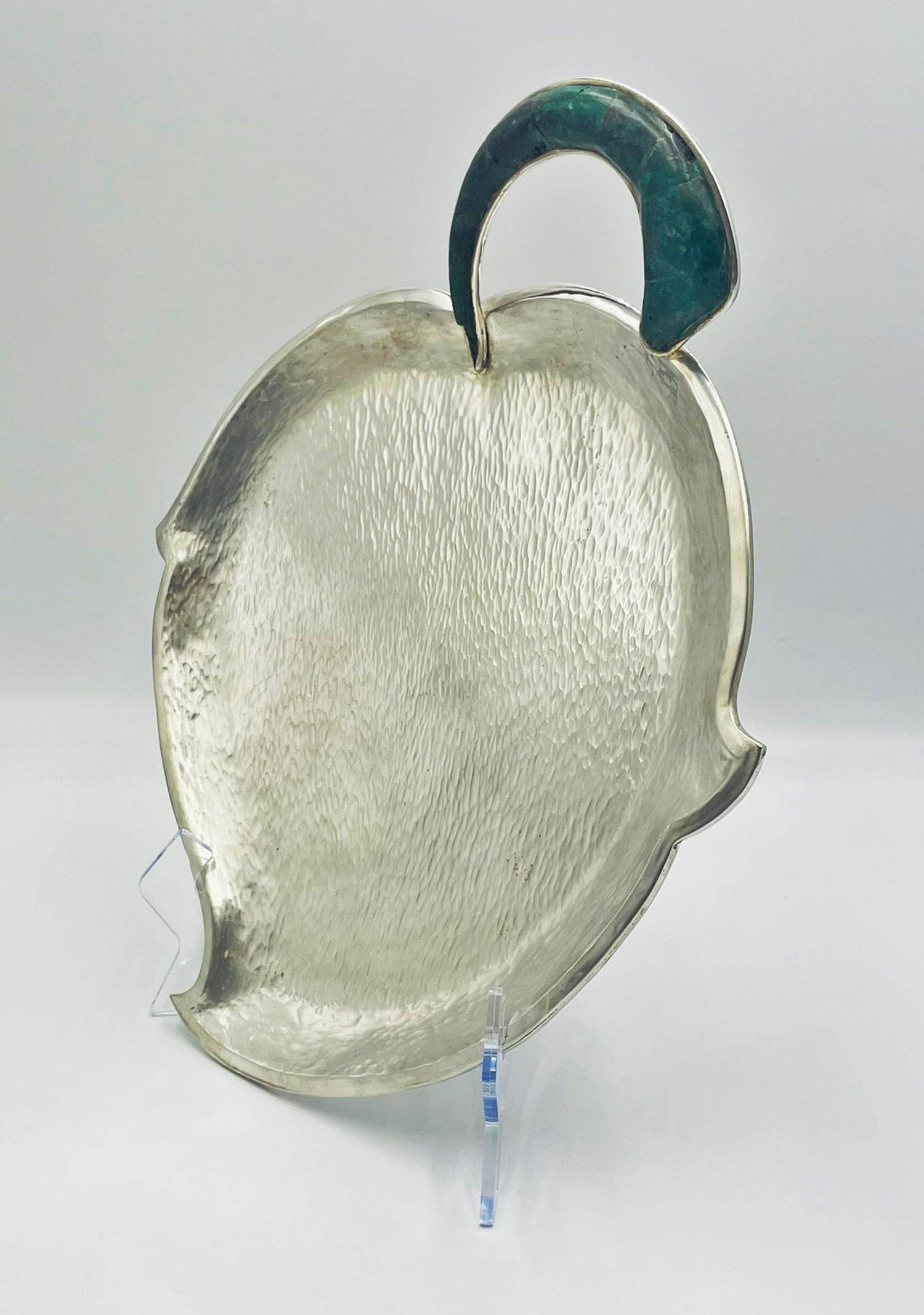 Hammered Silver Tray with Malachite Handle by Los Castillo, Mexican Modernism im Angebot 2