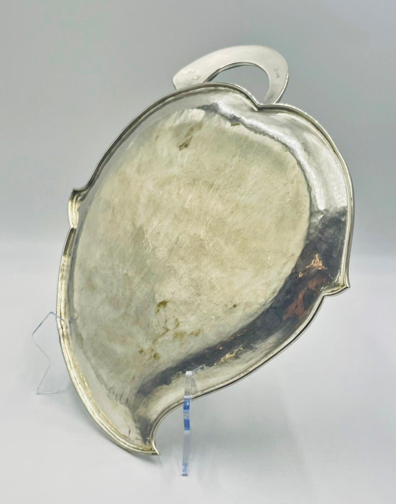 Hammered Silver Tray with Malachite Handle by Los Castillo, Mexican Modernism im Angebot 3