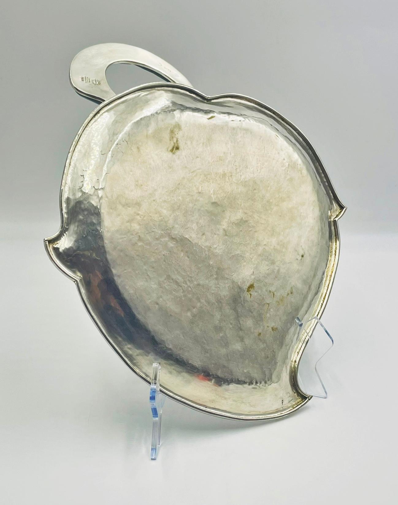 Hammered Silver Tray with Malachite Handle by Los Castillo, Mexican Modernism im Angebot 1