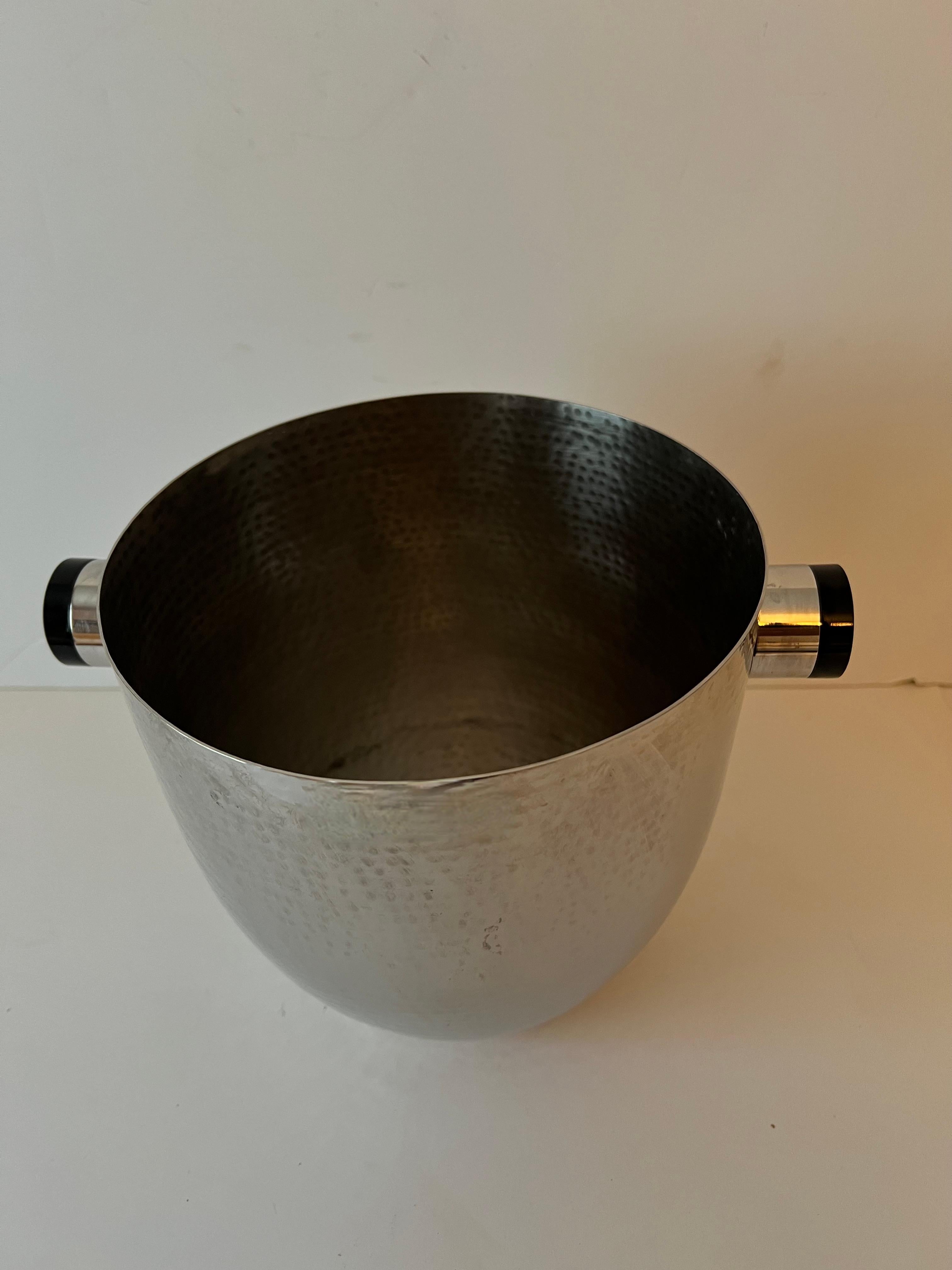 20th Century Hammered Stainless Steel Champagne Cooler or Ice Bucket with Black Resin Handles For Sale