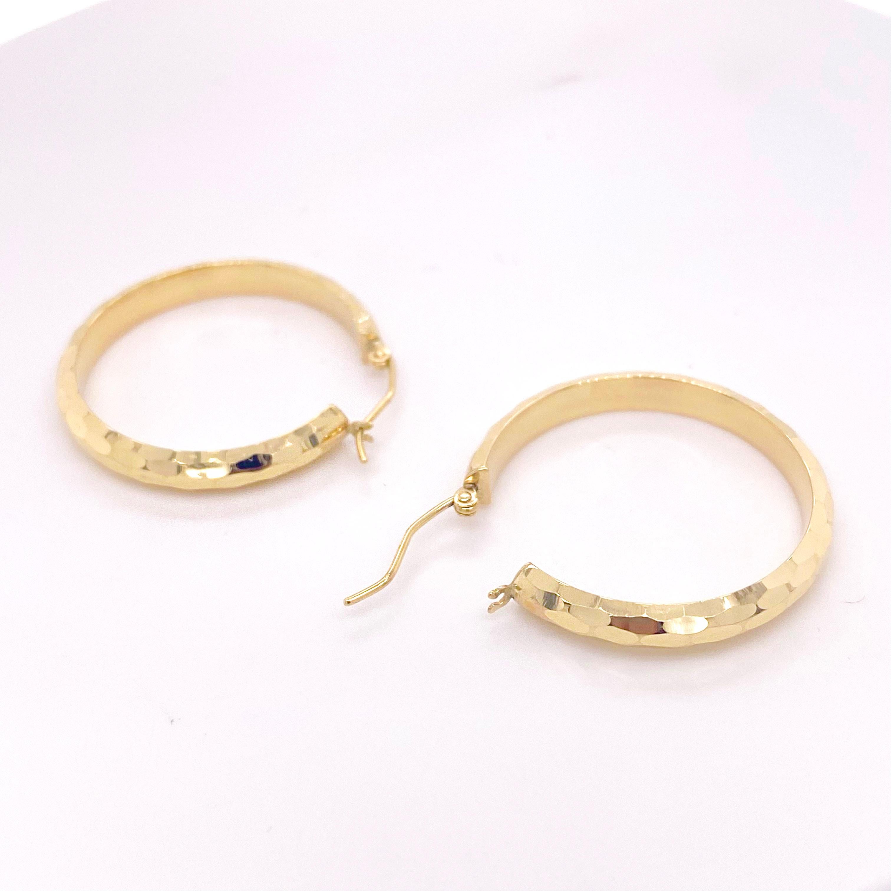 Gold hoops are a jewelry staple! These hoop earrings are the perfect addition to any fine jewelry collection. With a classic design and unique diamond-cut finish, these hoops are so versatile! Wear them everyday, casually or save them for a special