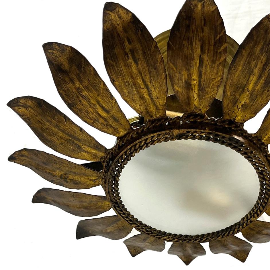 Lámpara Sunburst Martillada Dorado en venta
