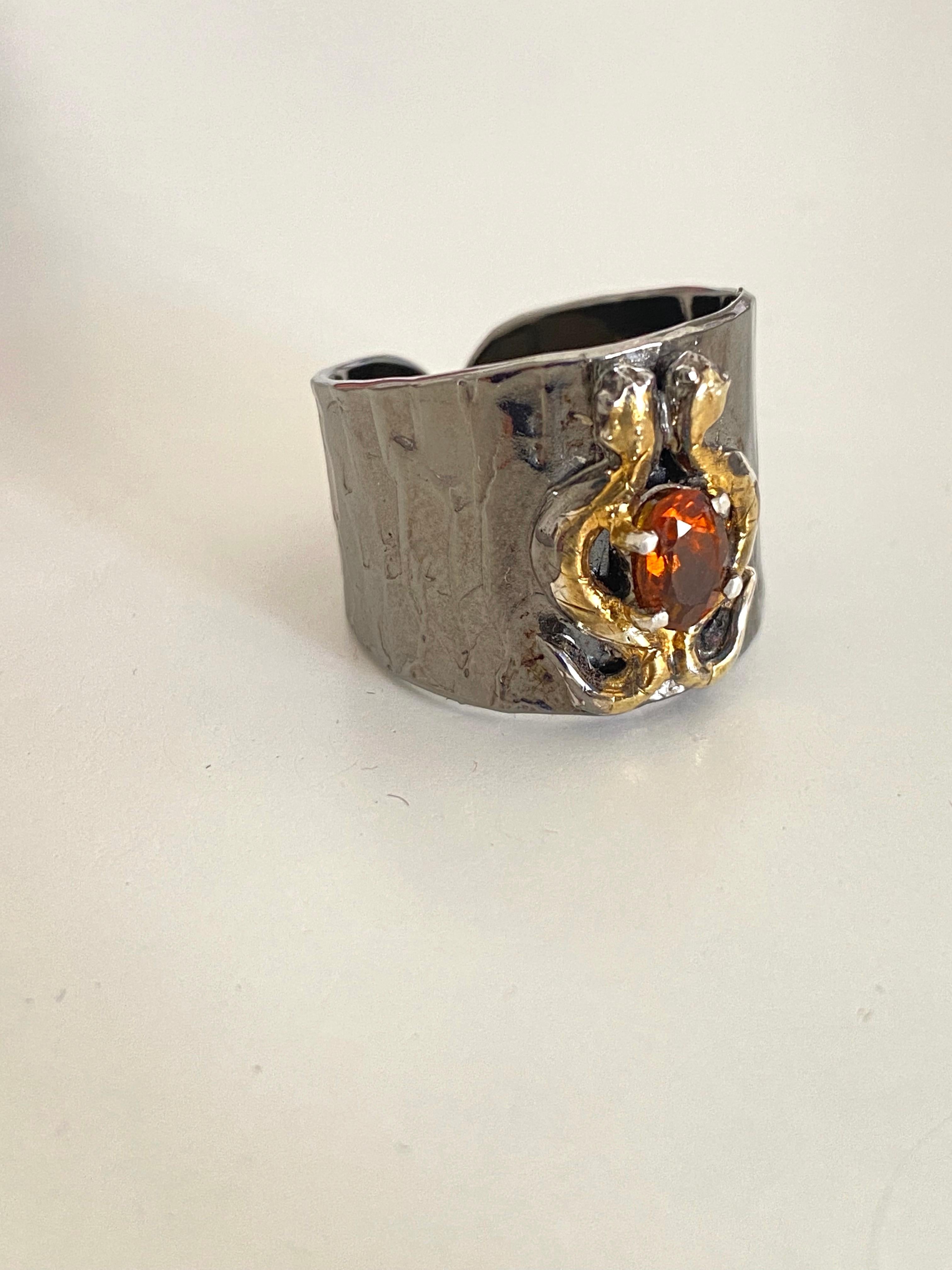 Artisan Hammered Vermeil 24k Gold Plated Silver Sterling Snakes Garnet Band Ring For Sale