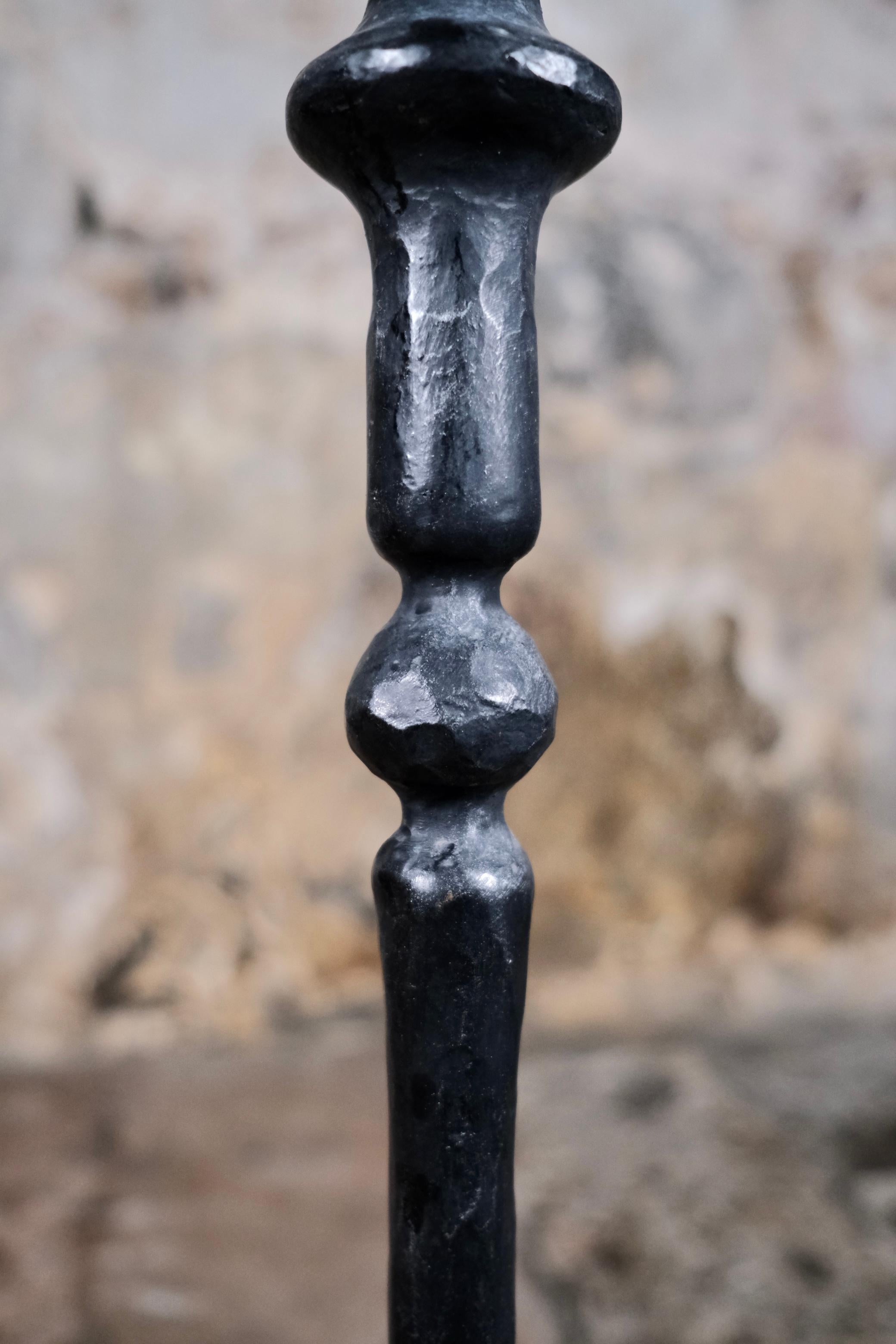 Lampadaire en fer forgé martelé, fabriqué en Bretagne, France, années 1980. en vente 2