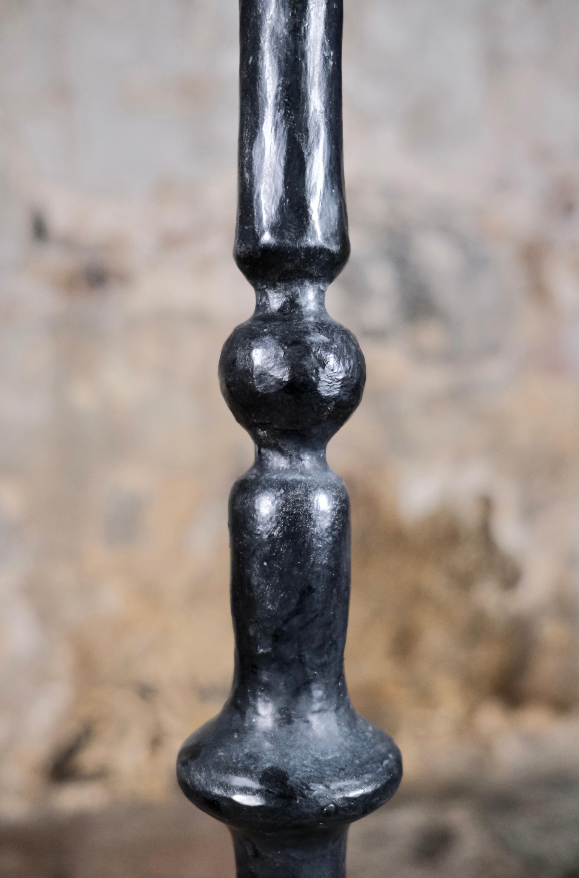 Lampadaire en fer forgé martelé, fabriqué en Bretagne, France, années 1980. en vente 1