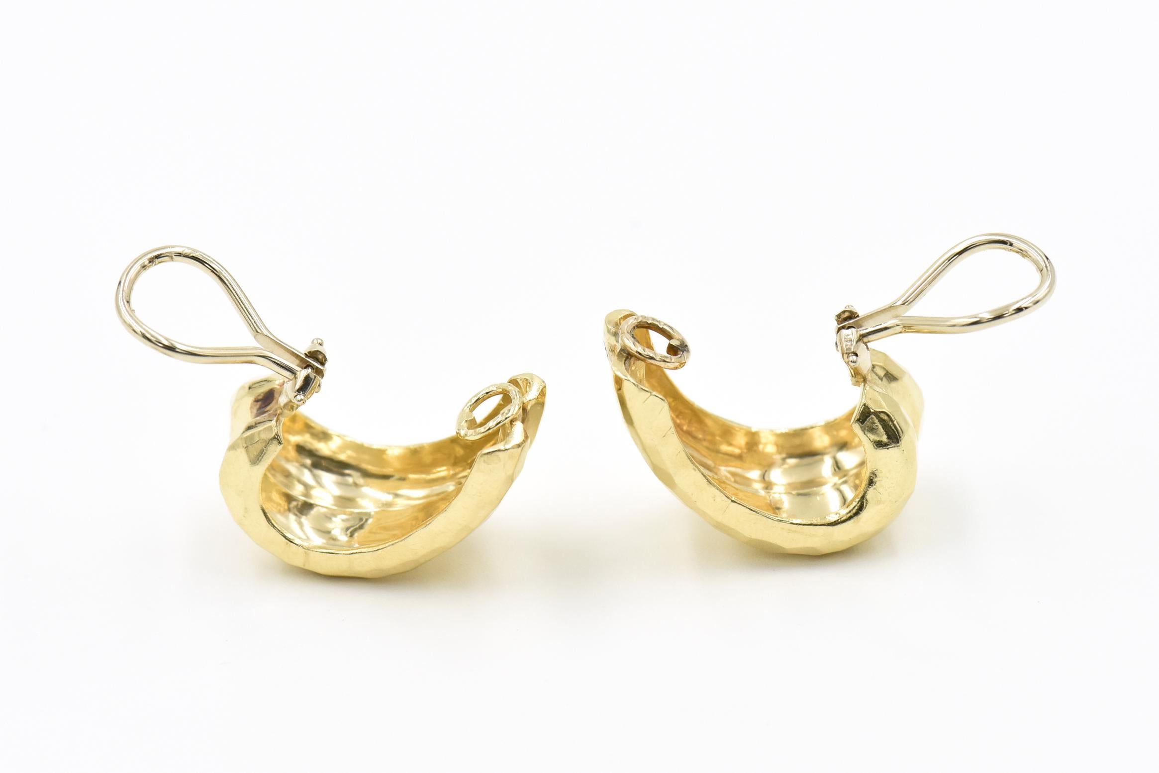 Hammered Yellow Gold Clip-On Hoop Earrings by Rotkel In Excellent Condition For Sale In Miami Beach, FL