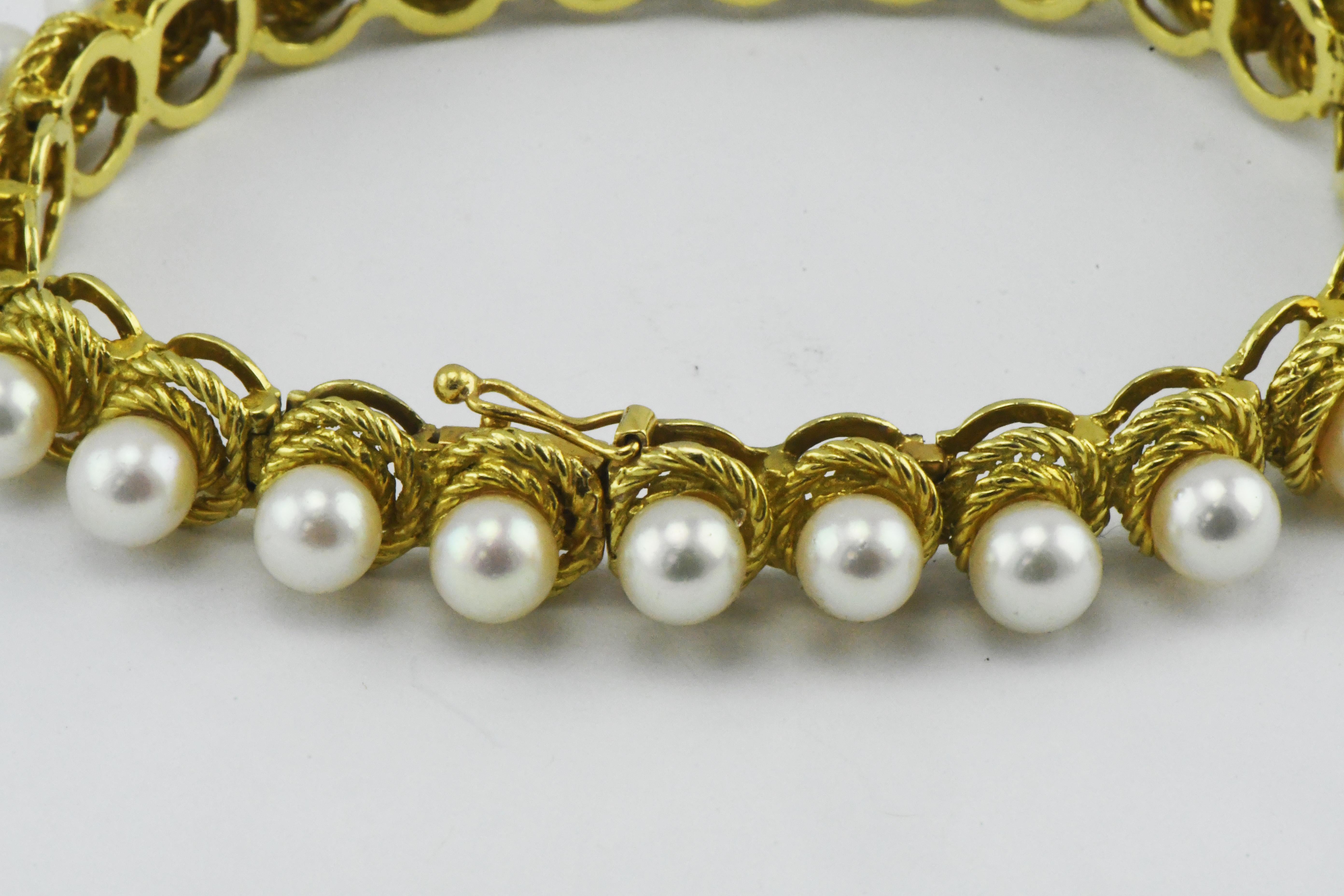 Hammerman Bros. 18 Karat Gold and 24 Pearl Bracelet, New York In Good Condition For Sale In Overland Park, KS