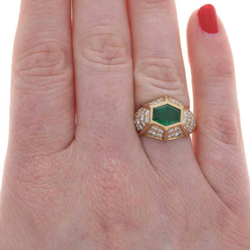 Hammerman Bros Esmeralda Diamante Anillo Vintage Oro Amarillo 18k Hexágono 4.15ctw AGL Corte hexagonal en venta