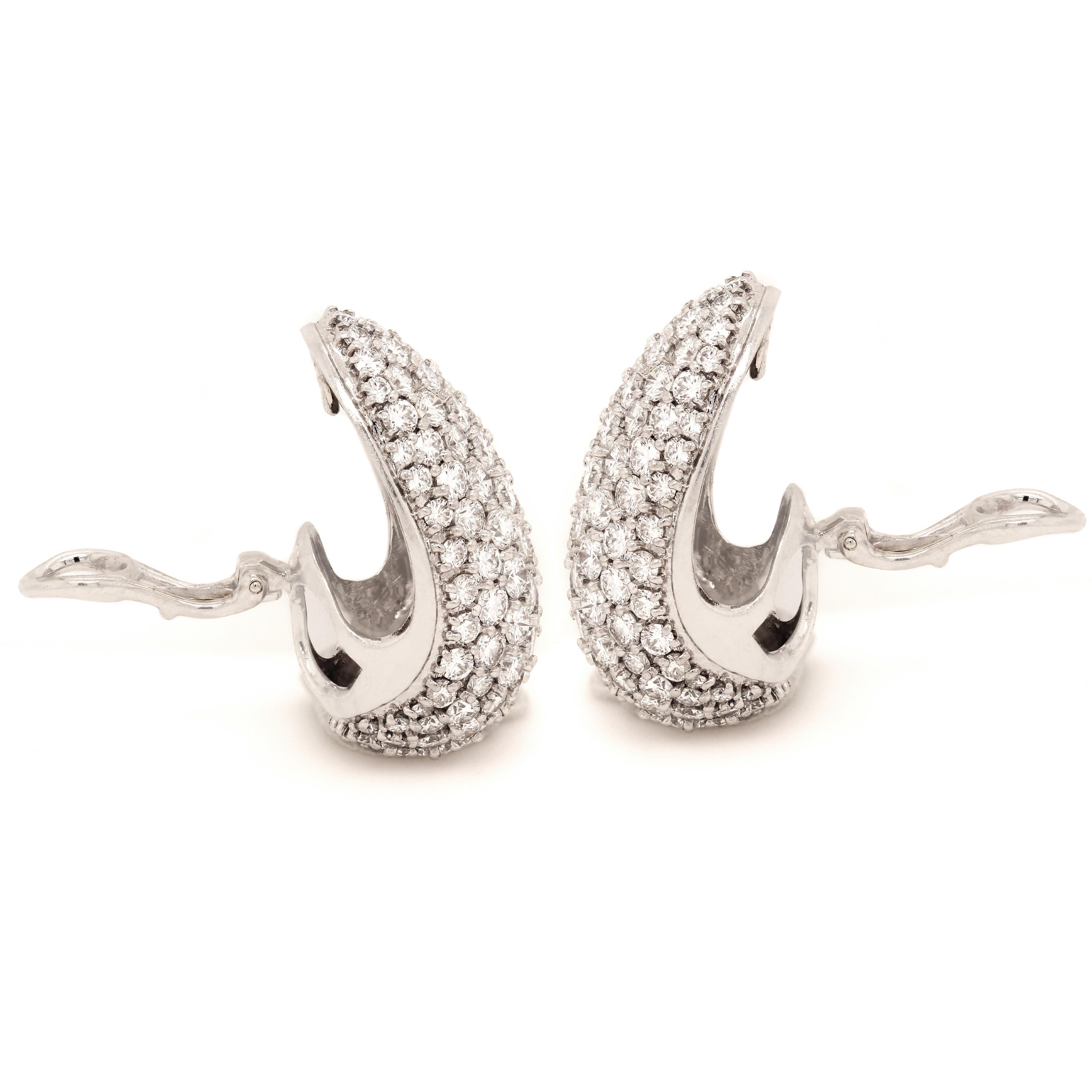 Taille ronde Hammerman Brothers, pendants d'oreilles en platine avec diamants de 15 carats en vente