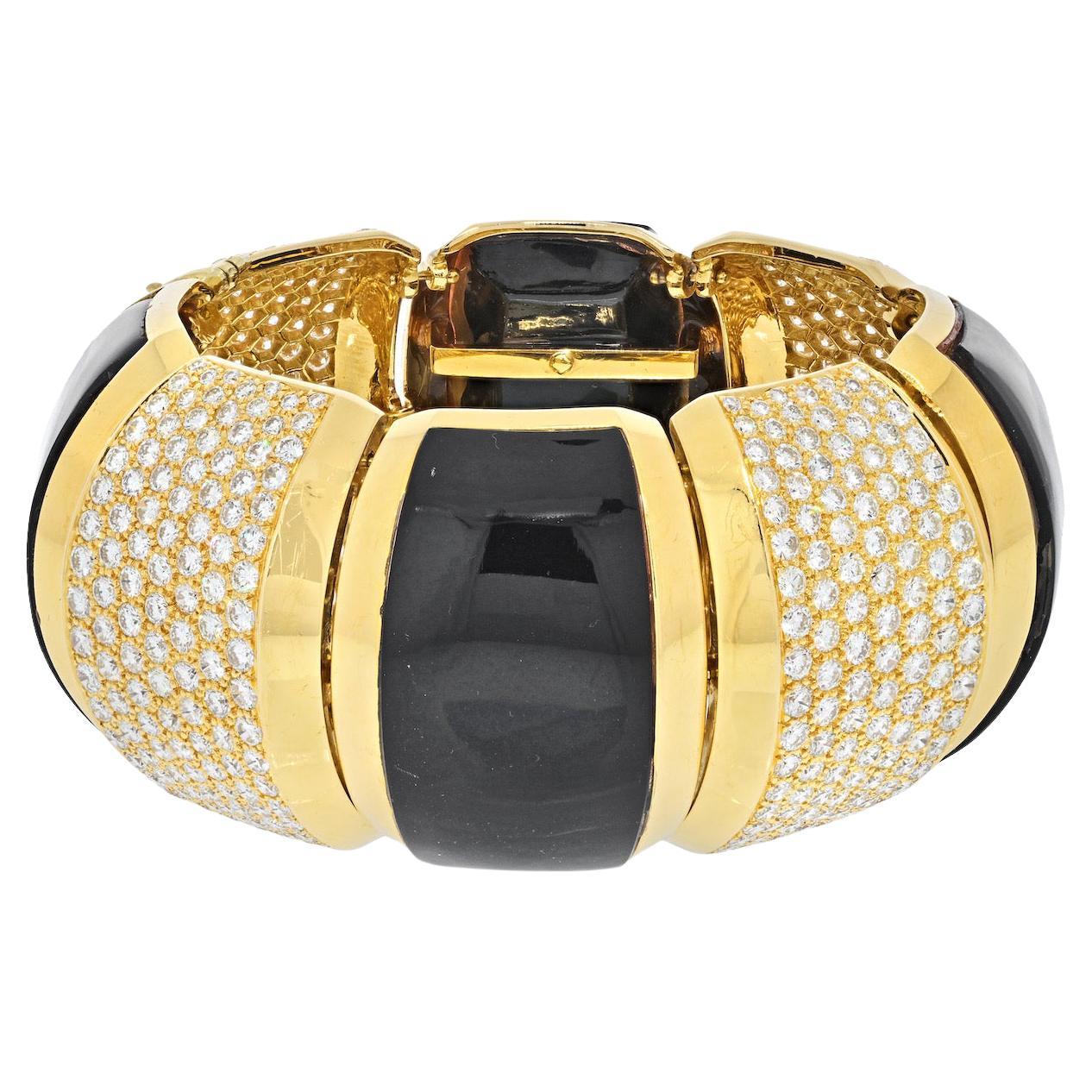 Hammerman Brothers 18K Yellow Gold 26 Carat Black Agate Large Bangle Bracelet For Sale